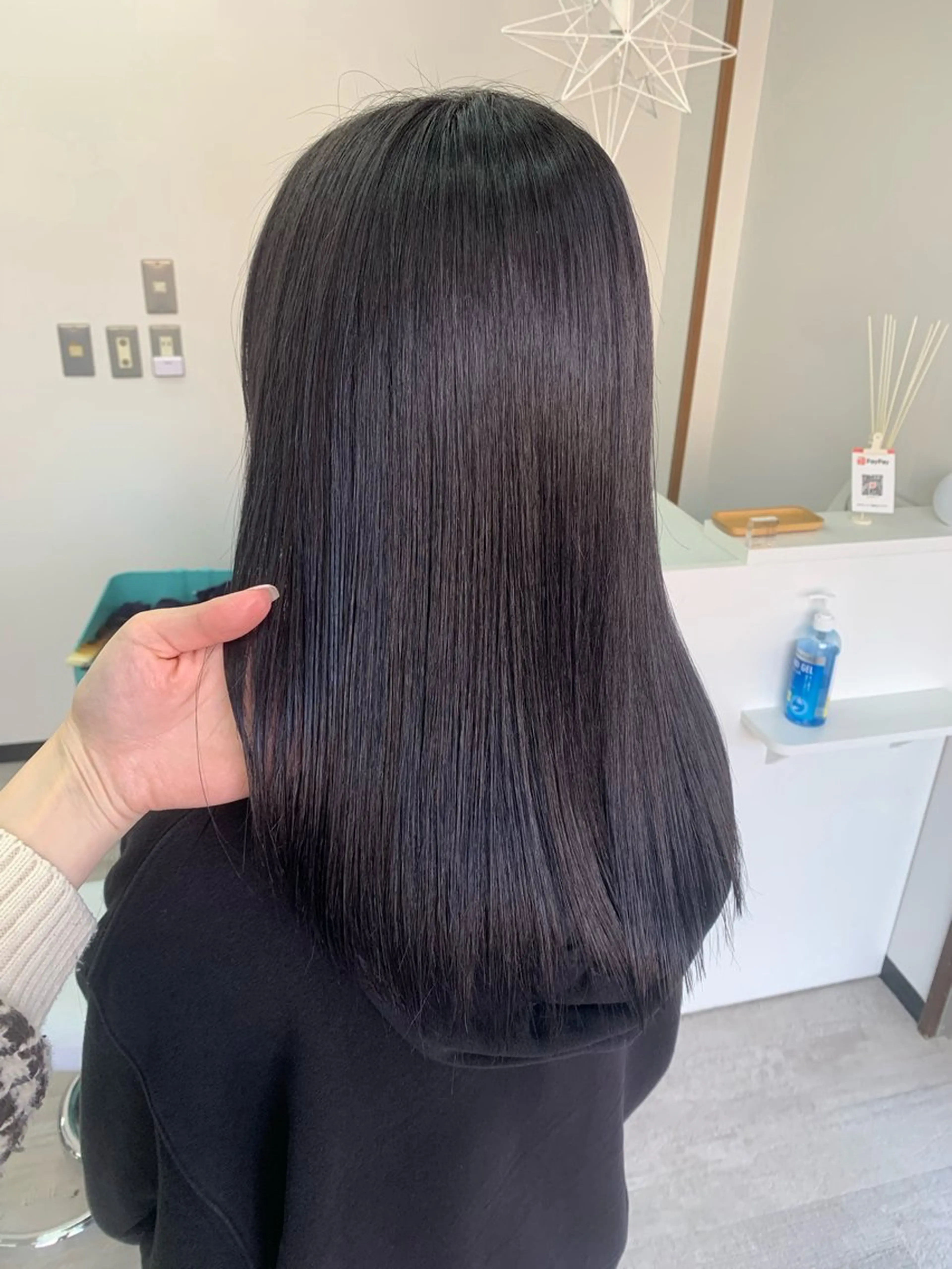 ミディアム カラー 坂井 水菜美のヘアスタイル