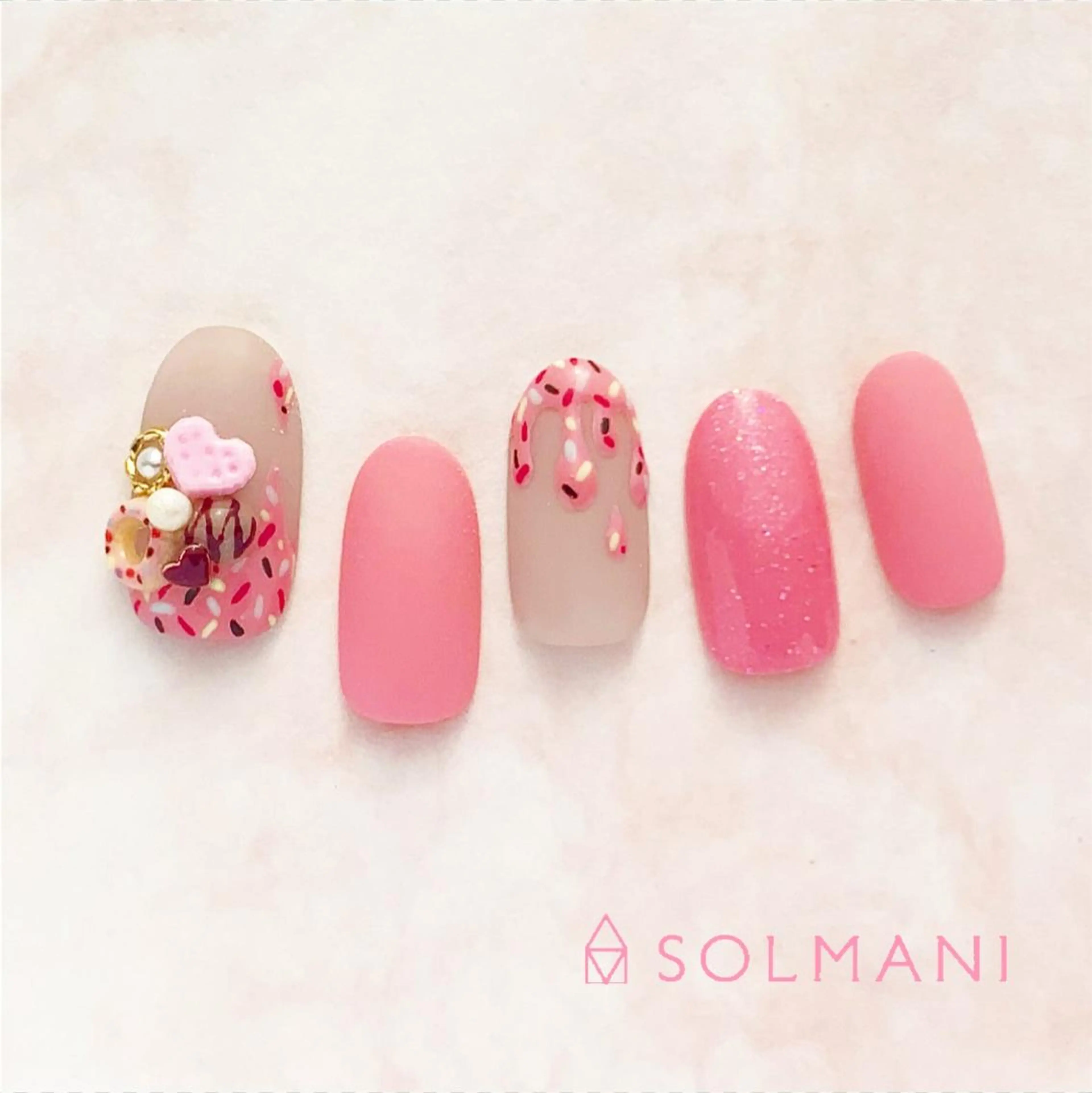 ネイル バレンタイン SOLMANI 予約担当のネイルデザイン