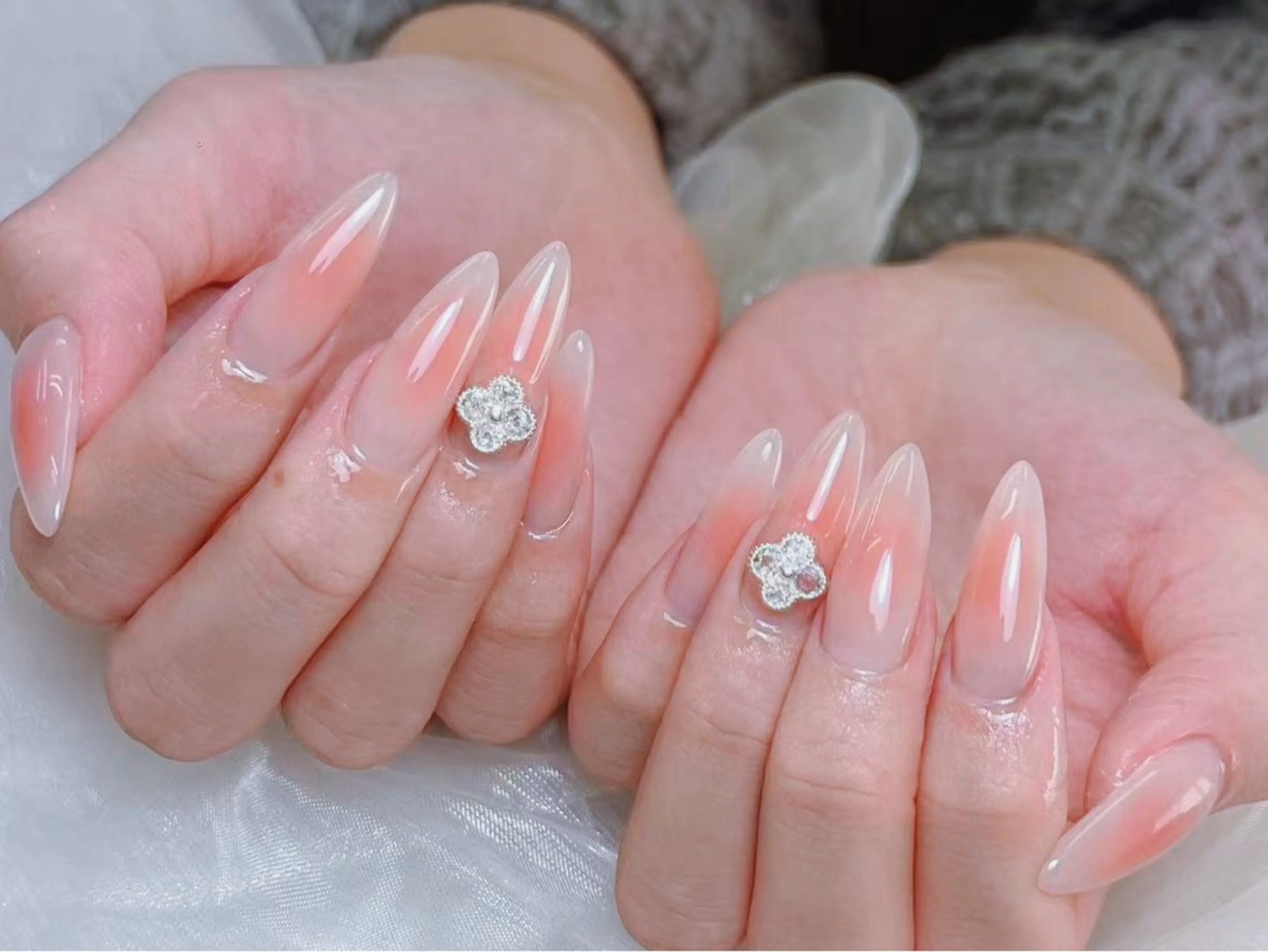 メンズ ネイル メンズ韓国風 アートネイル フレンチネイル ジェルネイル キラキラネイル ハンドネイル ハンドケア Bloom スカルプ専門店のネイルデザイン