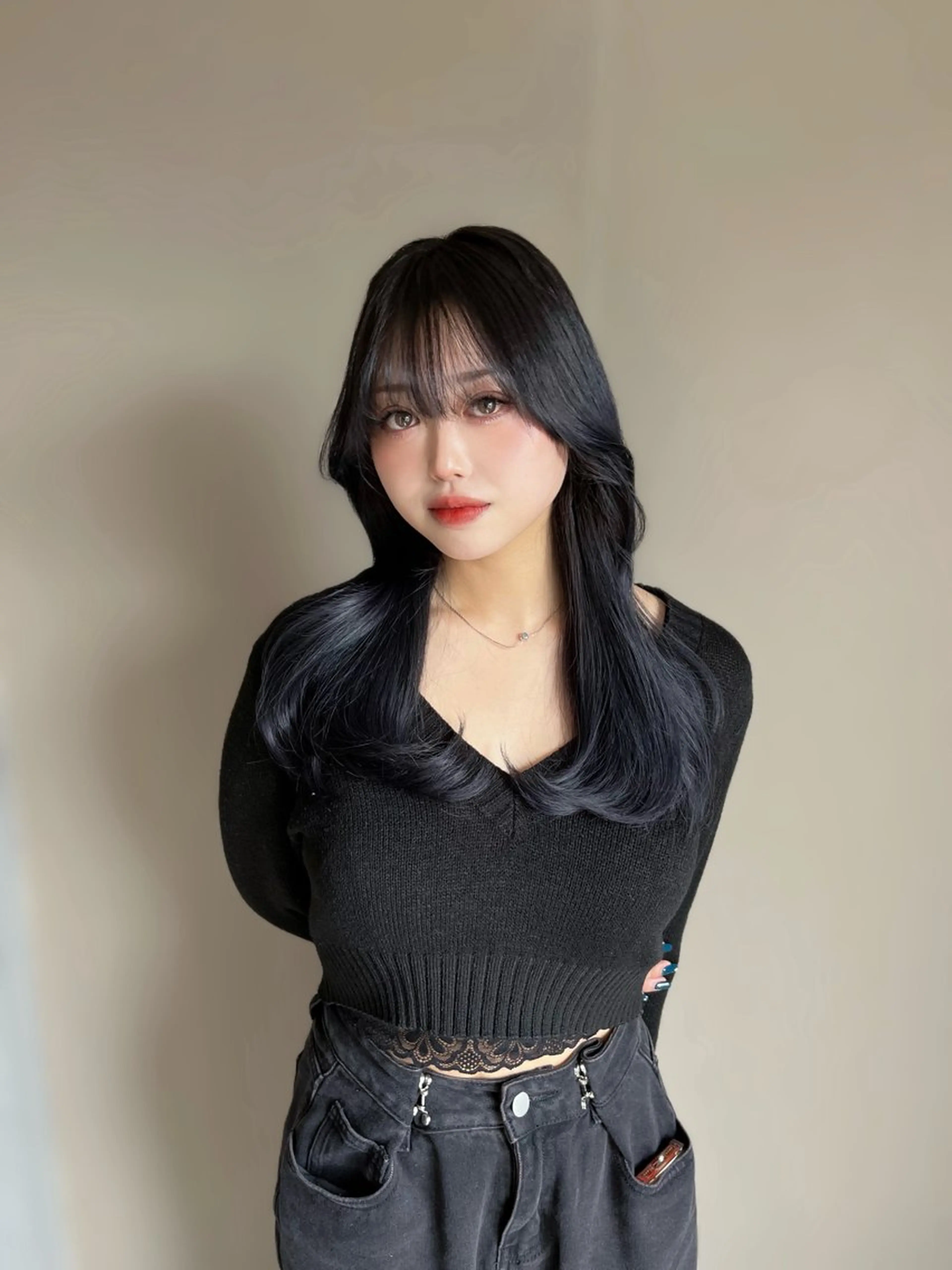 ロング カラー 黒髪 ブルーカラー ブルーブラック くびれヘア 韓国風ヘア ヘアカラー トリートメント 韓国ヘア🇰🇷 RYOTAのヘアスタイル