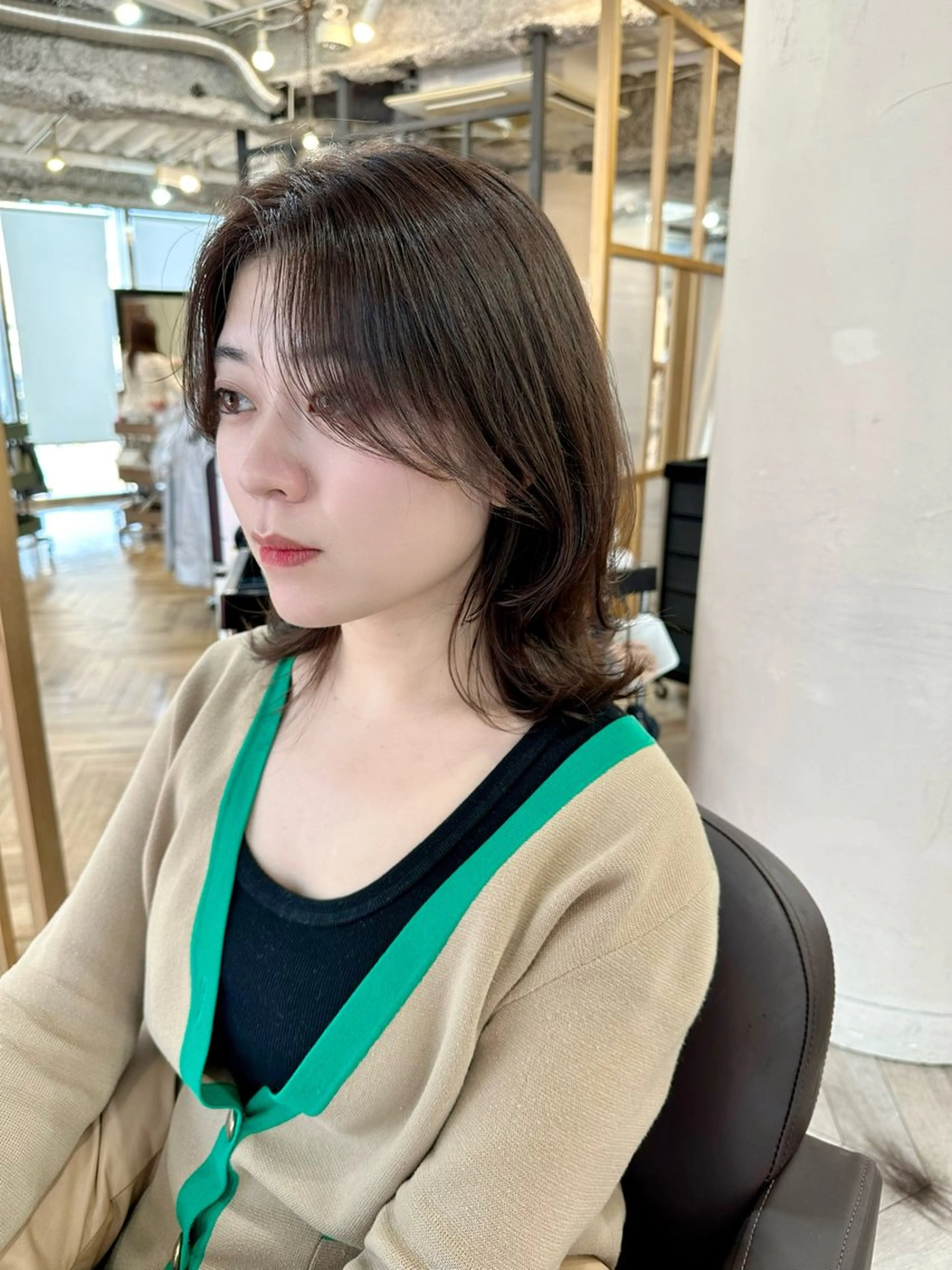 ミディアム レイヤー/顔周り 田山　穂波のヘアスタイル