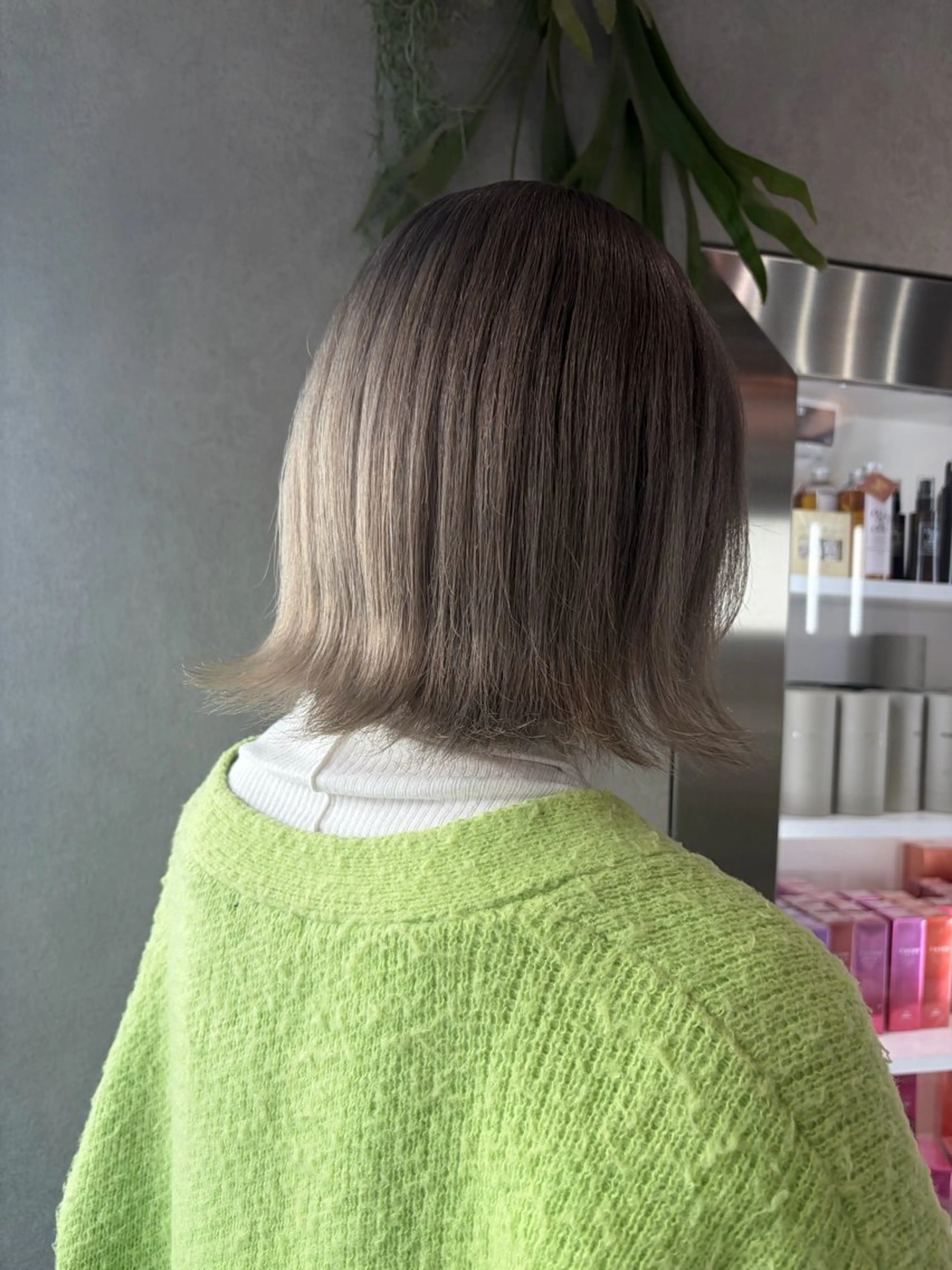 ミディアム カラー ヘアカラー 派手髪ハイトーン💛 ネイル💅まりなのヘアスタイル