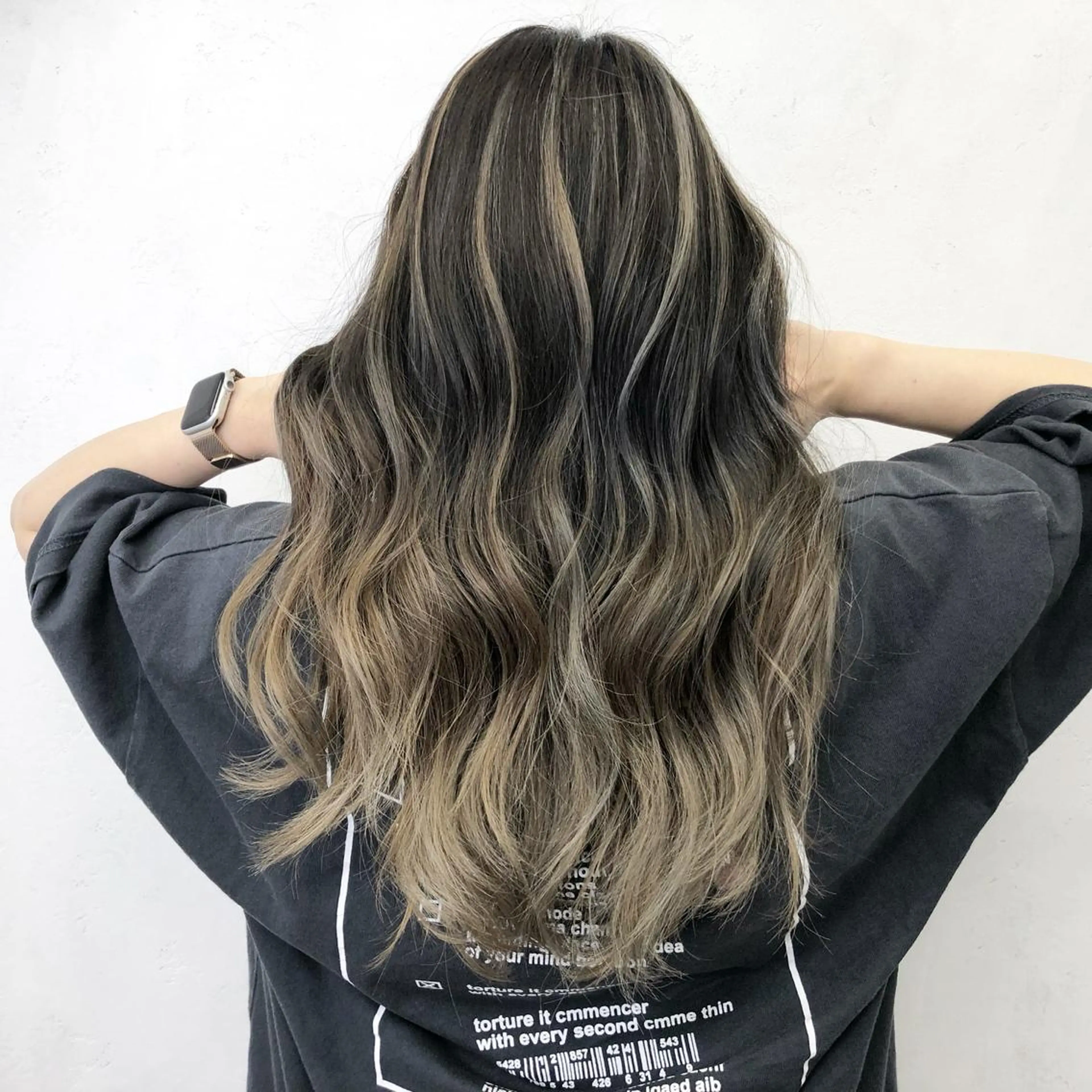 ミディアム カラー バレイヤージュ レイヤーカット SALOWIN  原宿ash所属・タナカ タクヤのヘアスタイル