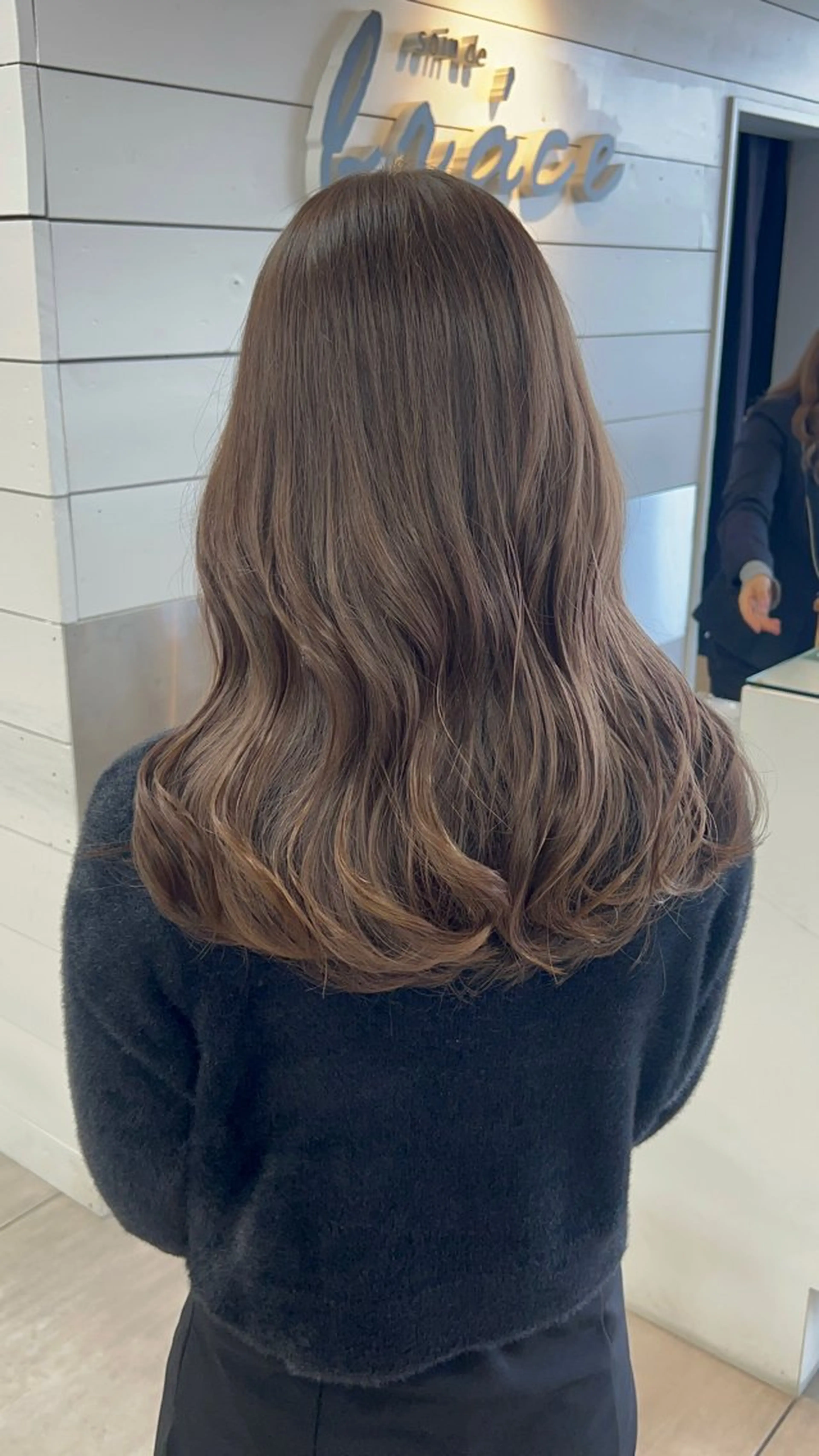 セミロング カラー ヘアアレンジ ベージュカラー ブリーチ ブラウンカラー ブラウンベージュ ナチュラルブラウン ヘアカラー トリートメント インナー×縮毛矯正 ピンクカラー澤井里菜のヘアスタイル