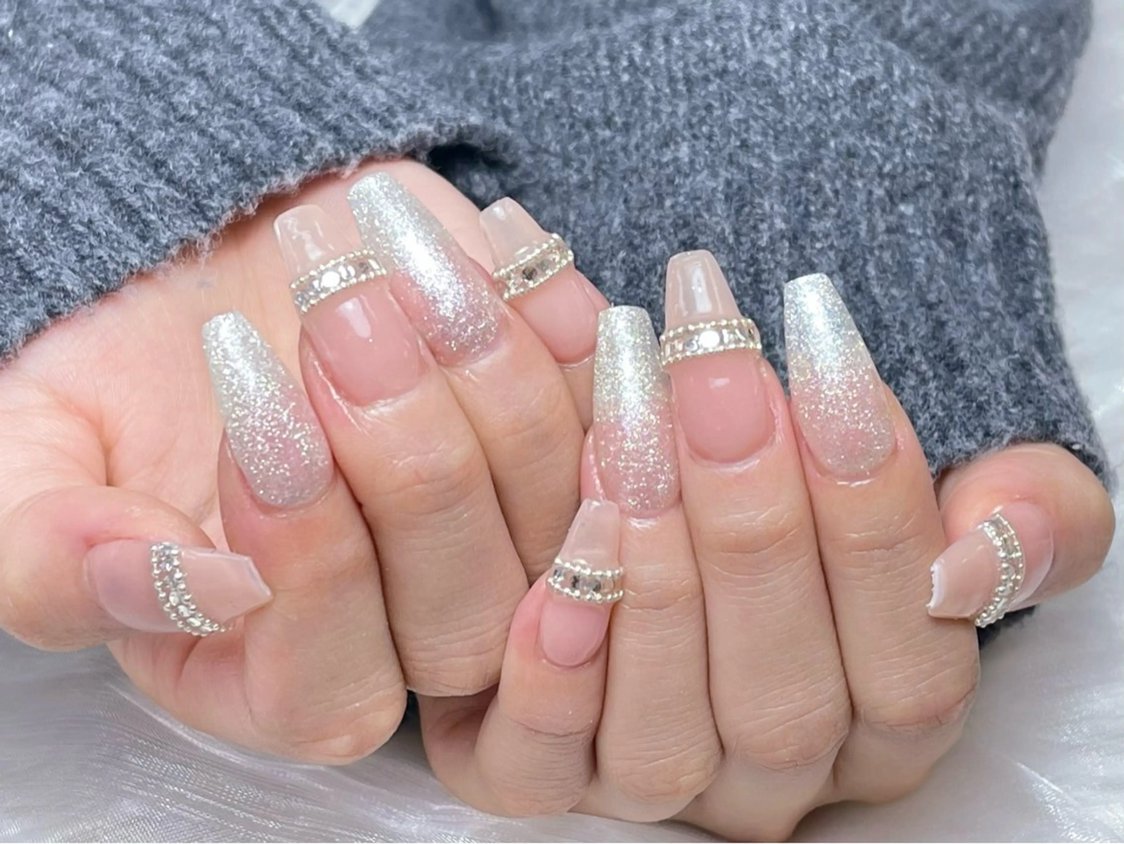 メンズ ネイル メンズ韓国風 アートネイル フレンチネイル ジェルネイル キラキラネイル ハンドネイル Bloom スカルプ専門店のネイルデザイン