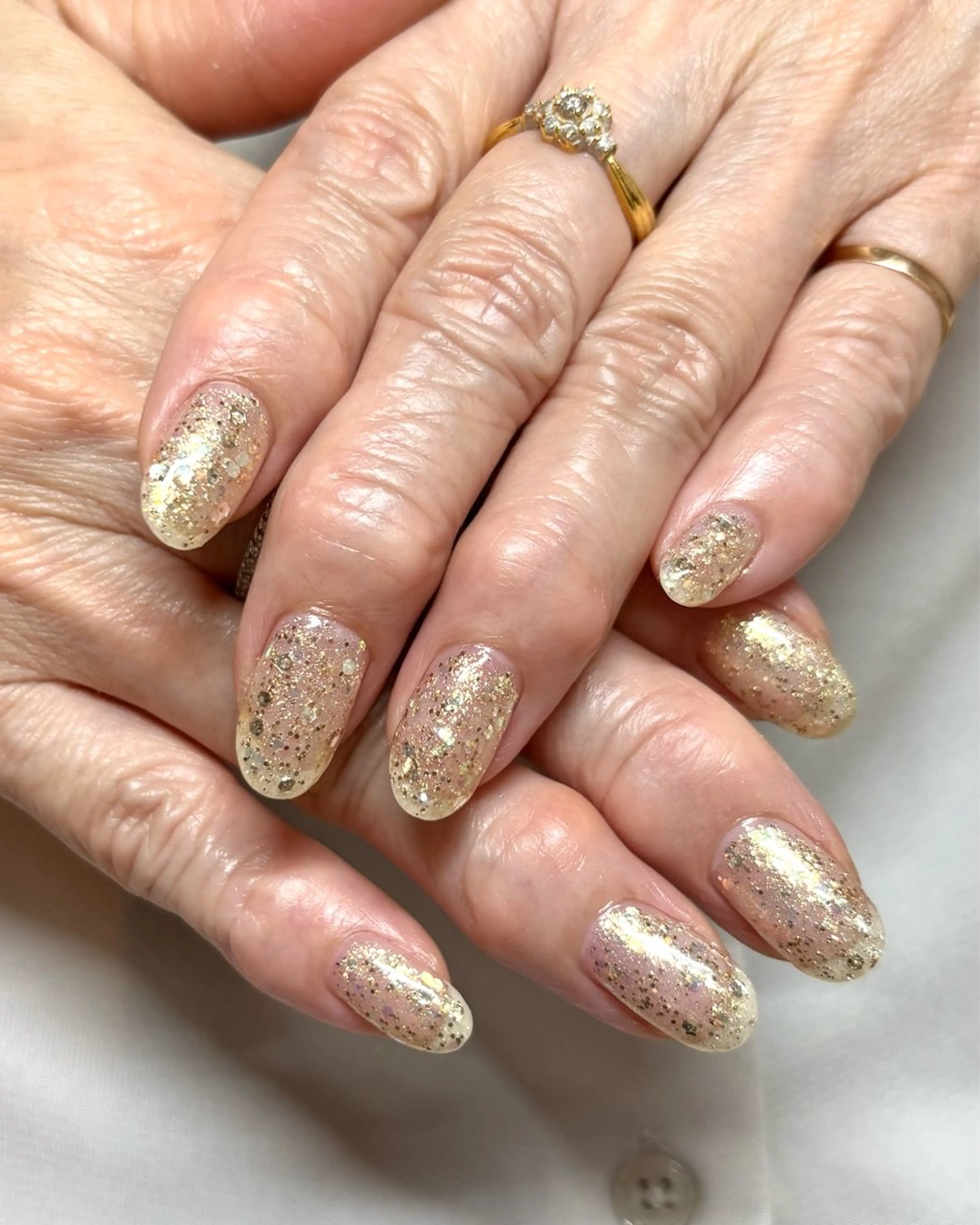 ネイル ゴールド ラメ(グリッター) 人見 菜巴（ネイリスト）のネイルデザイン