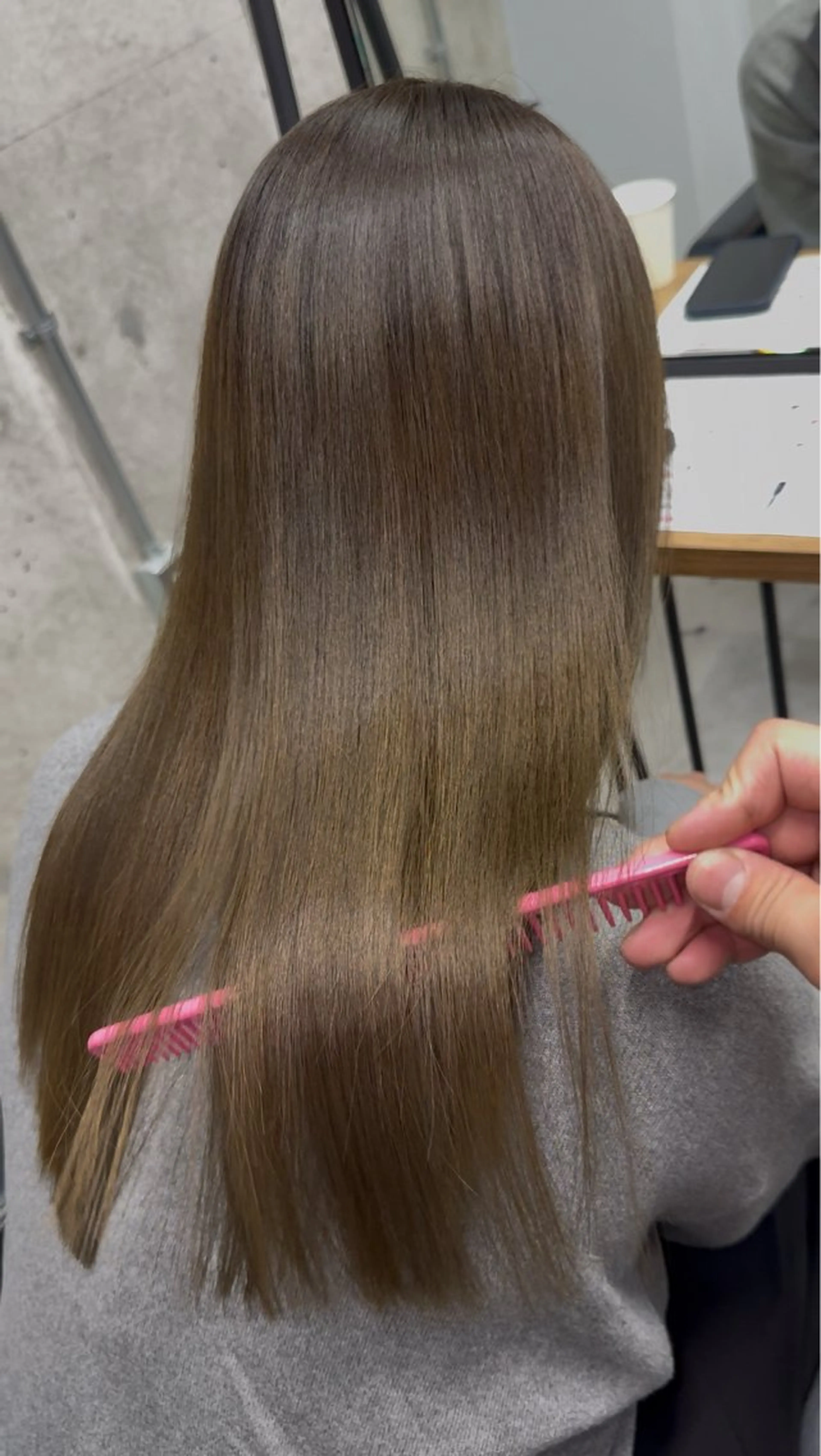 ロング ヘアカラー lafit 侑莉人のヘアスタイル