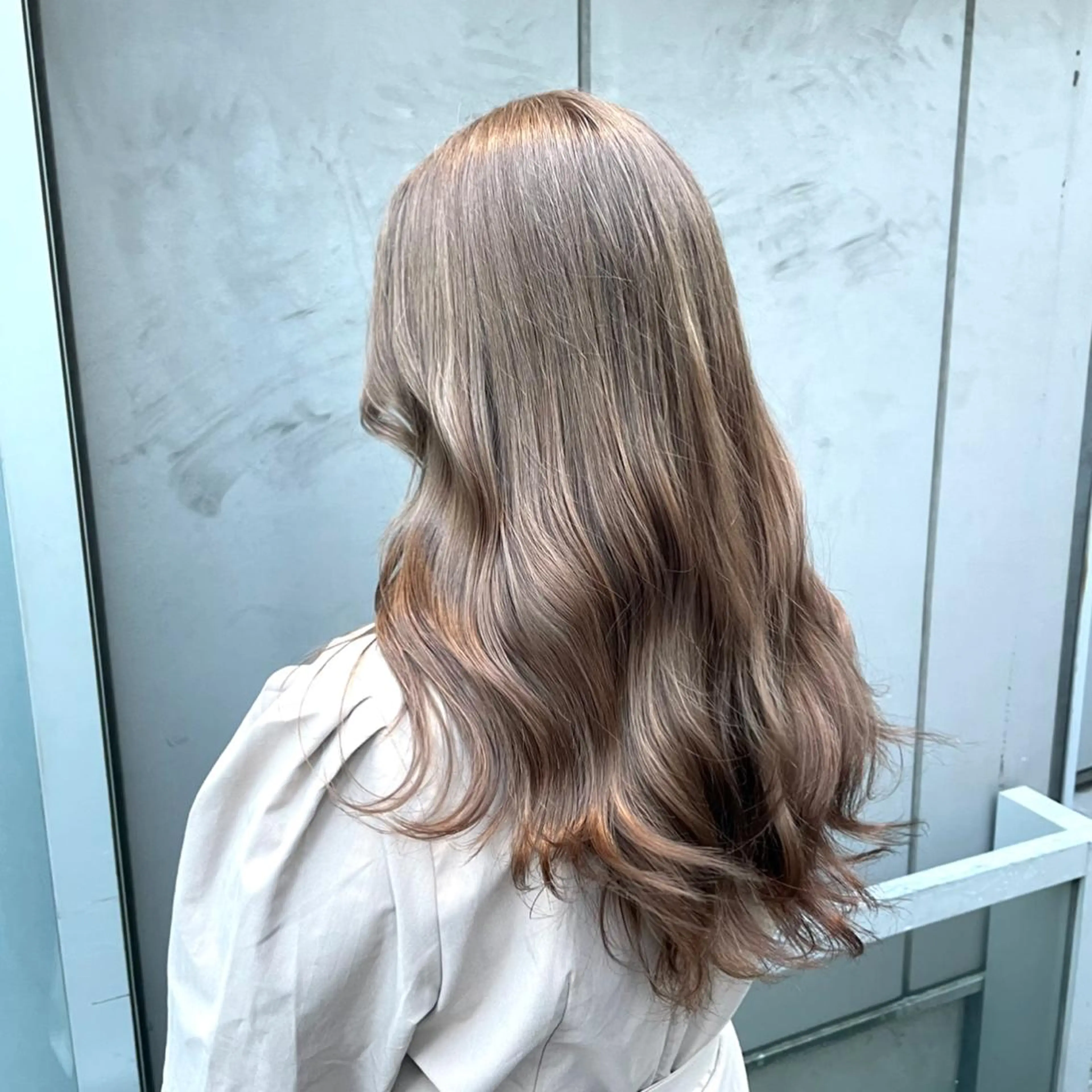 セミロング カラー パーマ ヘアアレンジ メンズ キッズ ネイル マツエク・マツパ ベージュカラー ダブルカラー グレージュ ミルクティーベージュ ミルクティーグレージュ 🦋韓国風カラー🦋 こうせい原宿のヘアスタイル