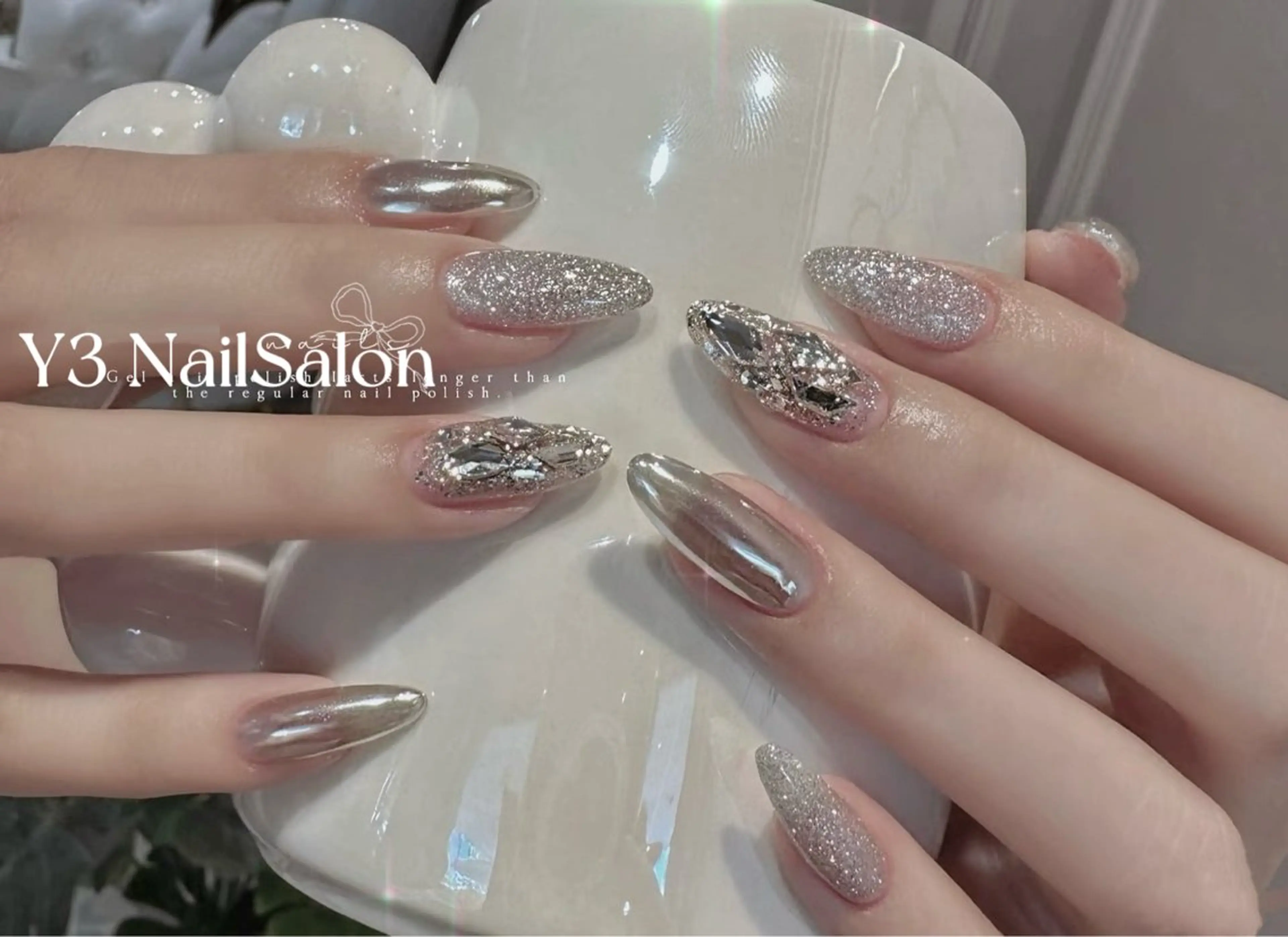 ネイル ミラーネイル Y3 Nail Salon所属・Y3 NailSalonのネイルデザイン