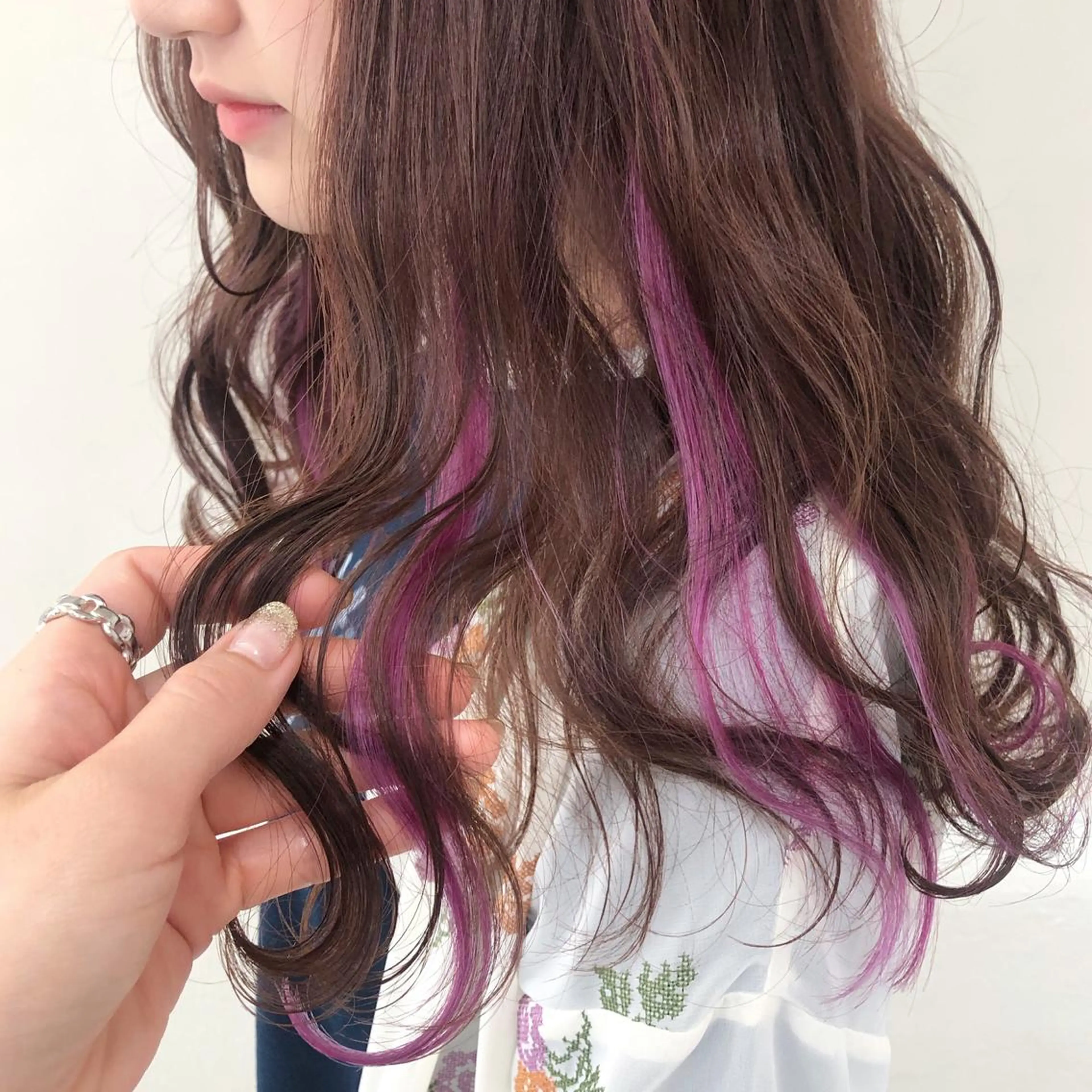 ロング エクステ エクステ エクステ ハイトーン 💭黒崎ハルカのヘアスタイル