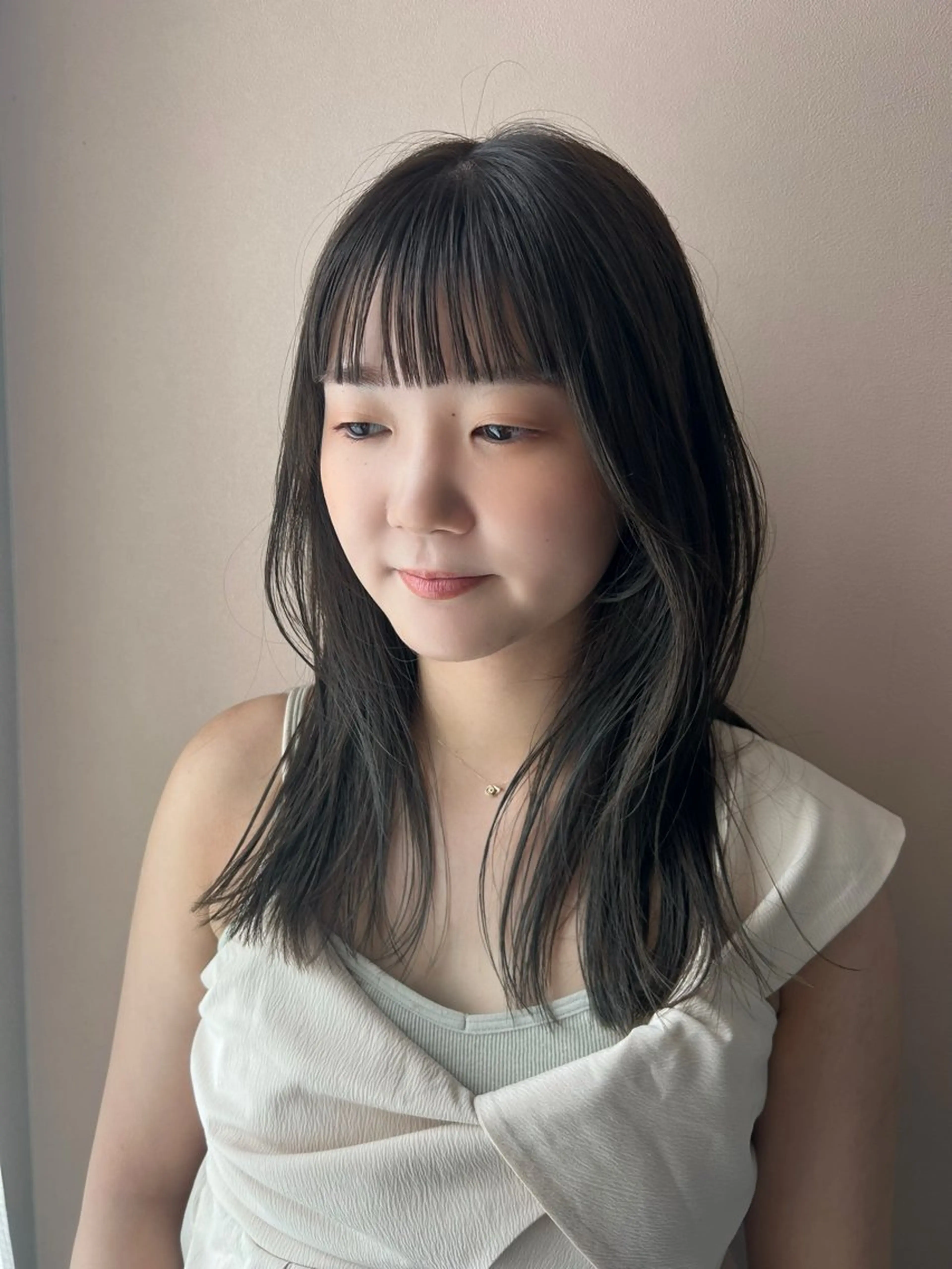 ロング カラー ブリーチ グレージュ ブリーチなしカラー オリーブグレージュ オリーブグレー カット ヘアカラー トリートメント hub hair レイヤー/透明感のヘアスタイル