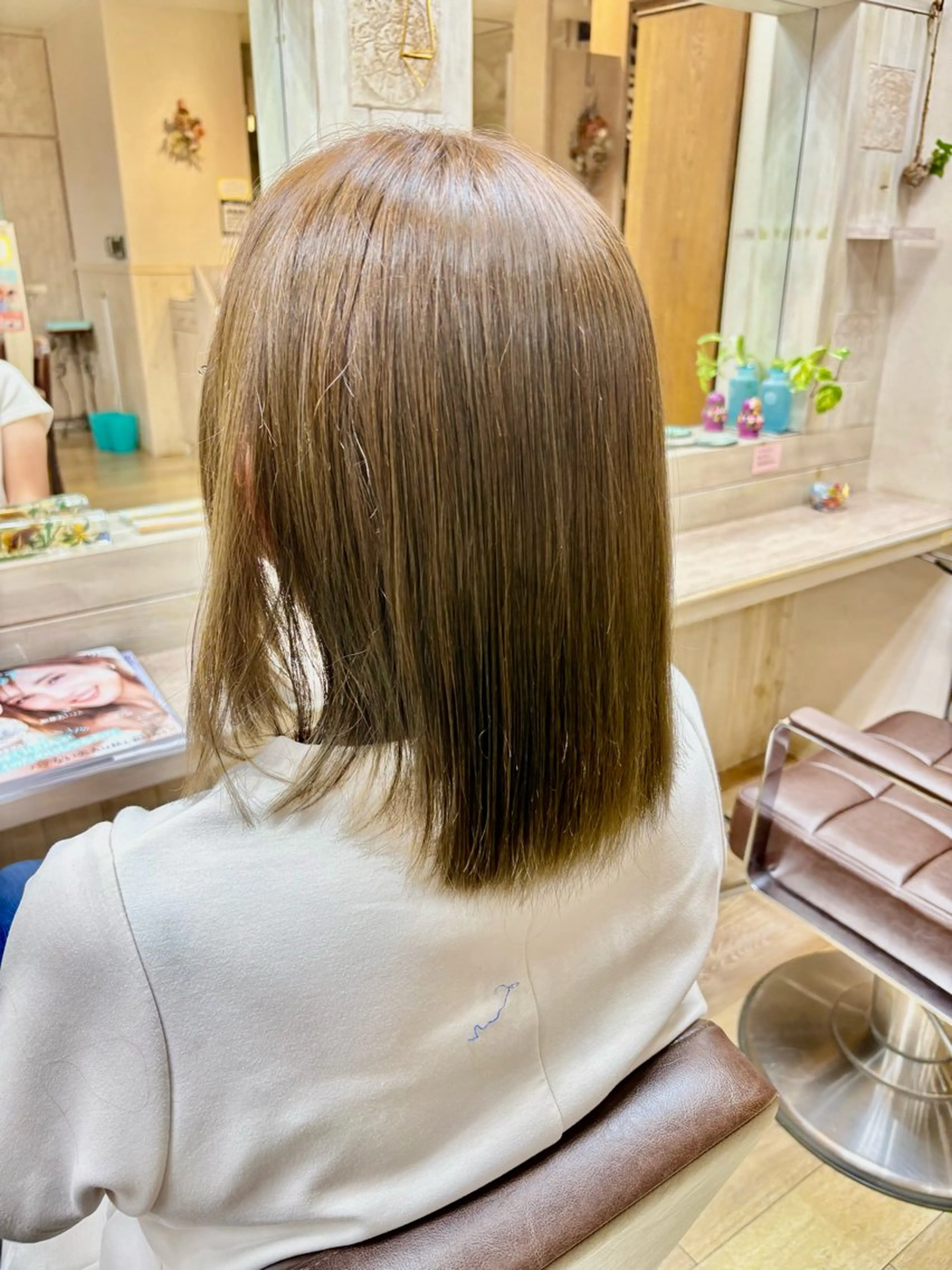 カラー アッシュ ベージュカラー シップスヘアブース所属・山田 美月のヘアスタイル