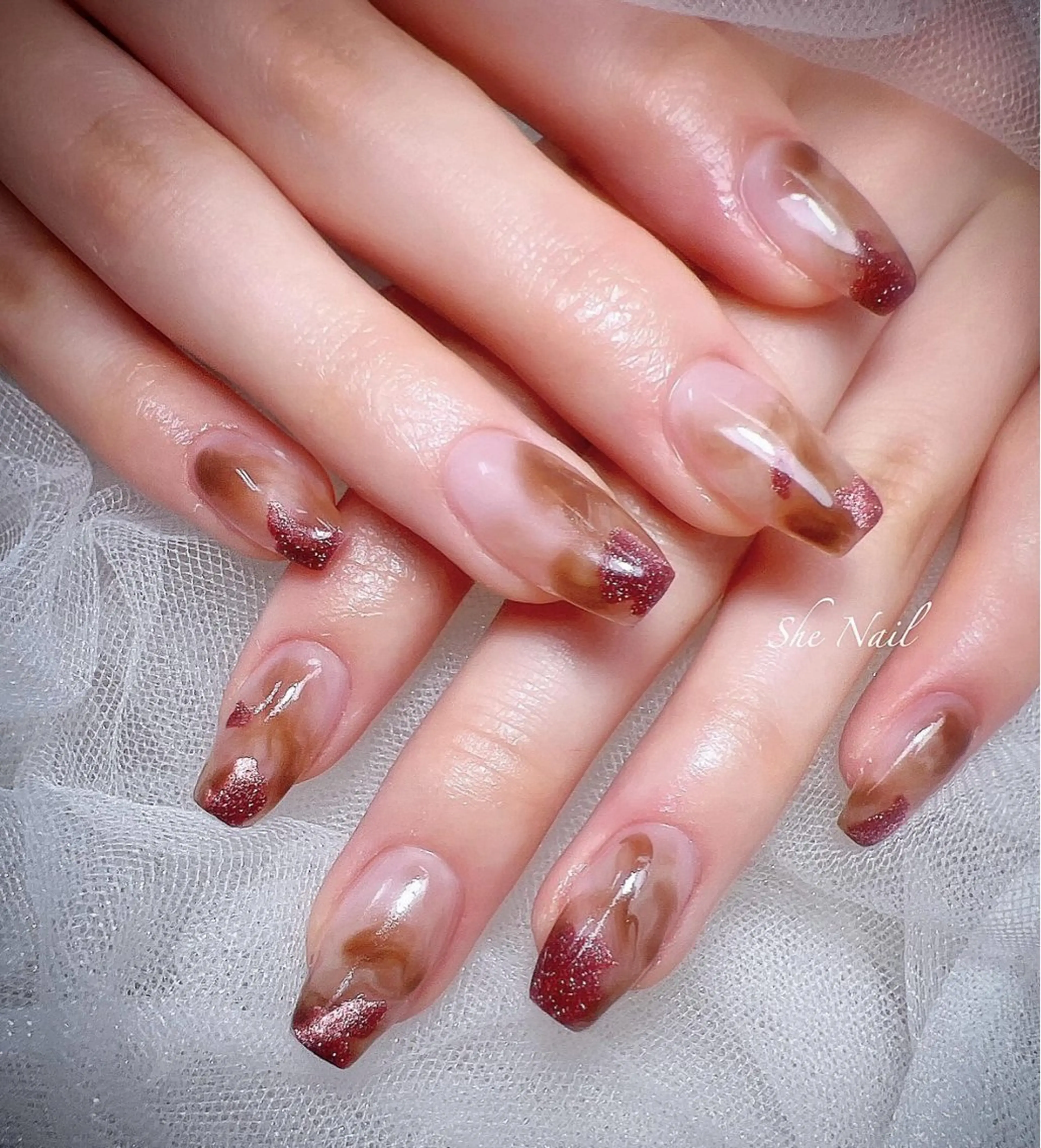 ネイル チークネイル 長さ出し グラデーション ラメ(グリッター) ラメグラデーション ハンドネイル She   Nail所属・ISA_ BELLAのネイルデザイン