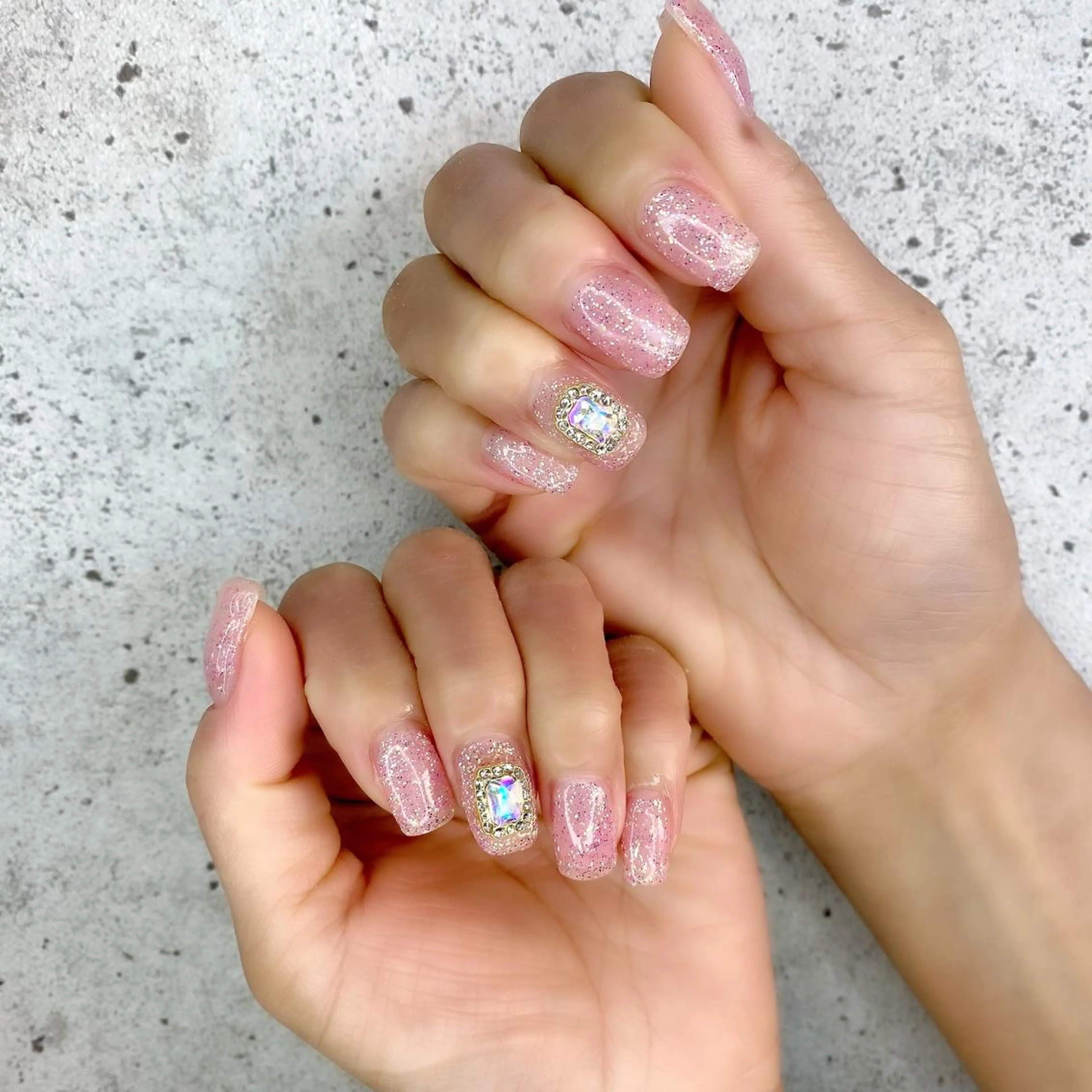 ミディアム カラー パーマ ヘアアレンジ メンズ キッズ ネイル マツエク・マツパ ピンクカラー カラーマツエク ラメ(グリッター) ピンク スクエアネイル ハンドネイル Salon Ｋのネイルデザイン