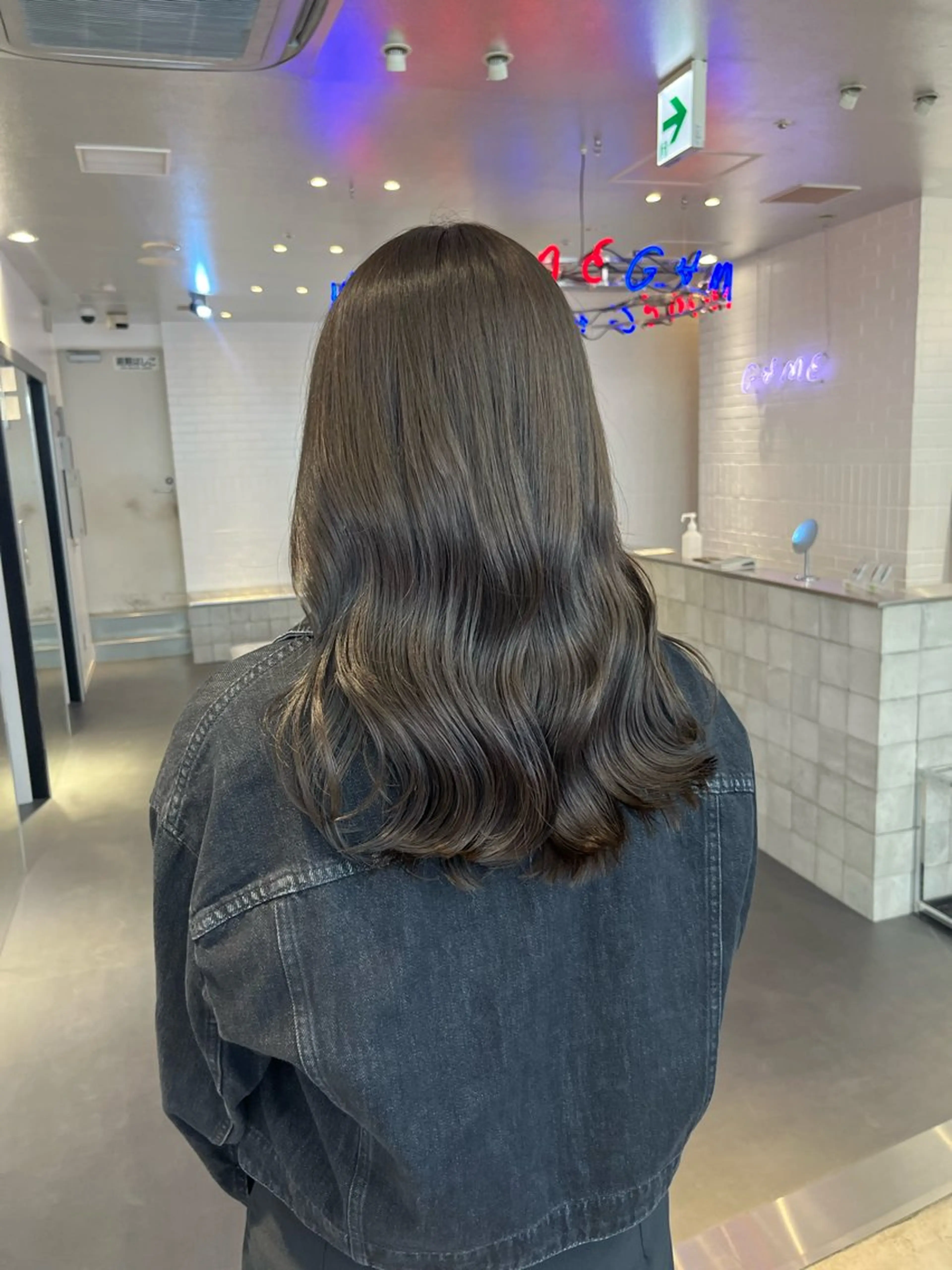 【火曜日、木曜日限定】　　　　　　　　　　　　　　　　　　　　ブリーチなしオリーブカラー🌿+トリートメントの写真