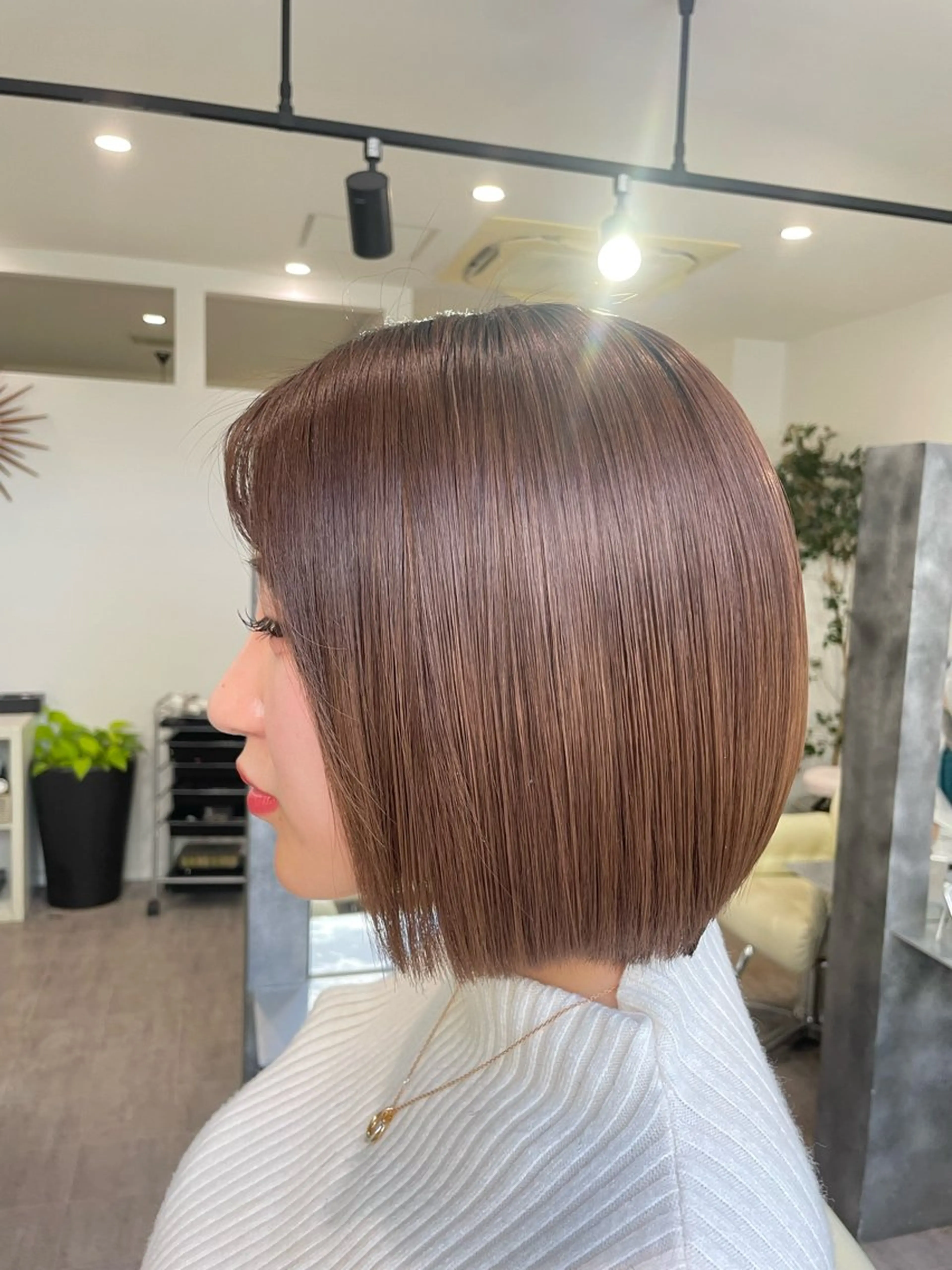 ショート カラー ラピス大阪アメ村店所属・大阪ハイトーン✨ 🇺🇸髪質改善🌴のヘアスタイル