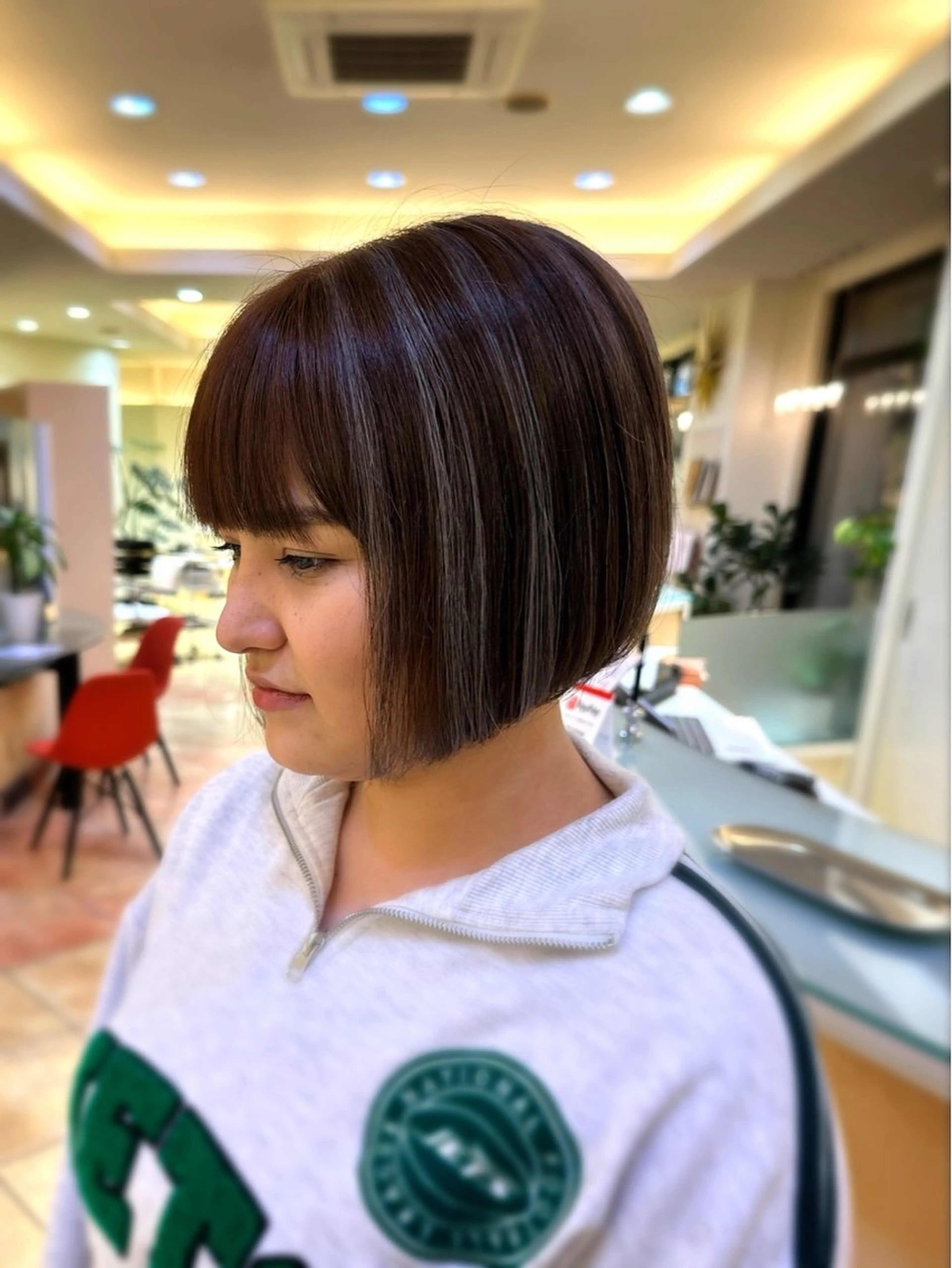 🌈雰囲気を少し変えたい方必見🌈小顔レイヤーカット➕コントラストハイライトカラーの写真