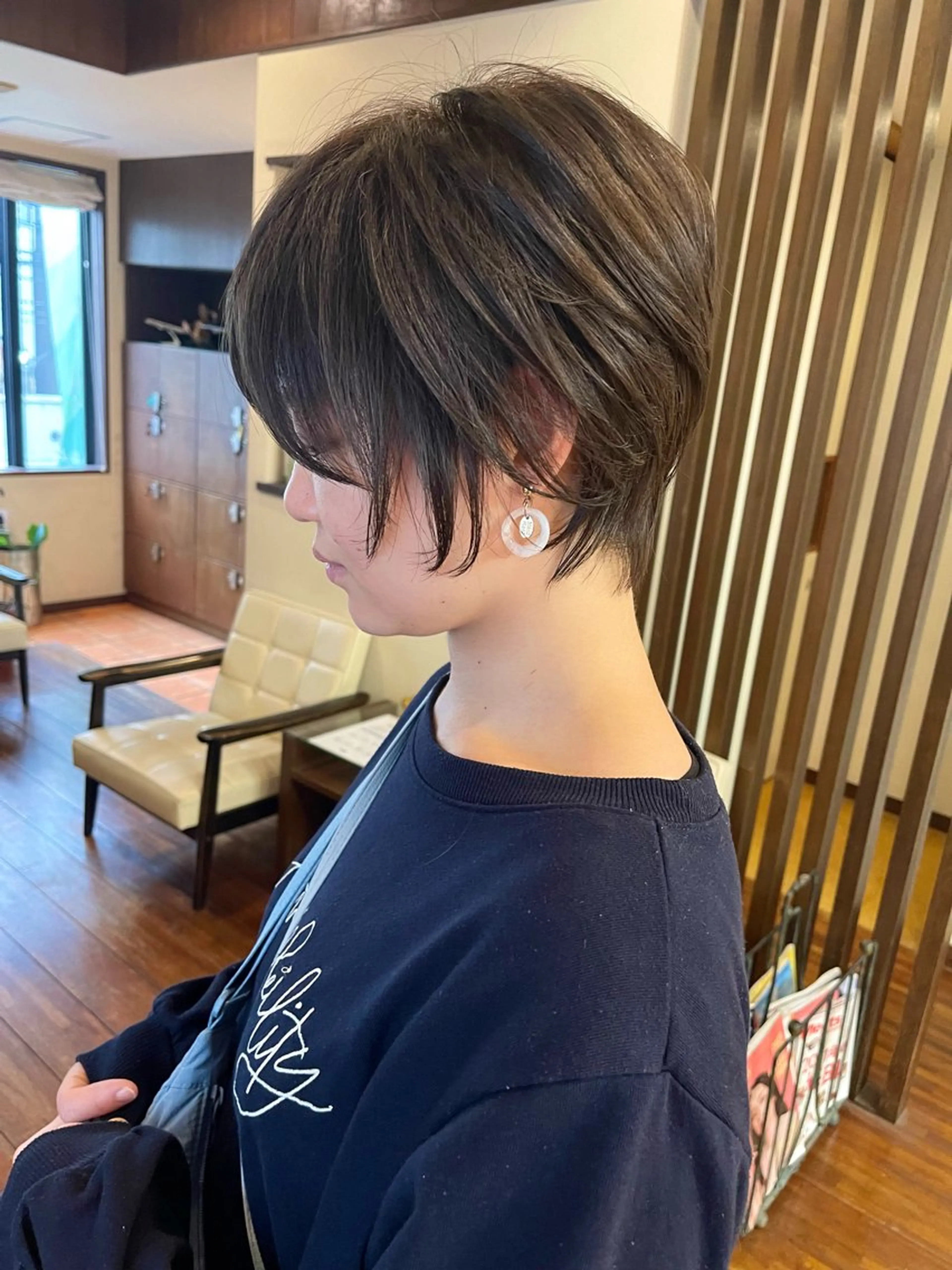 ショート カラー ショートヘア カット ヘアカラー トリートメント 髪質改善ｶﾗｰ ｹｱﾌﾞﾘｰﾁ/ﾀﾑのヘアスタイル