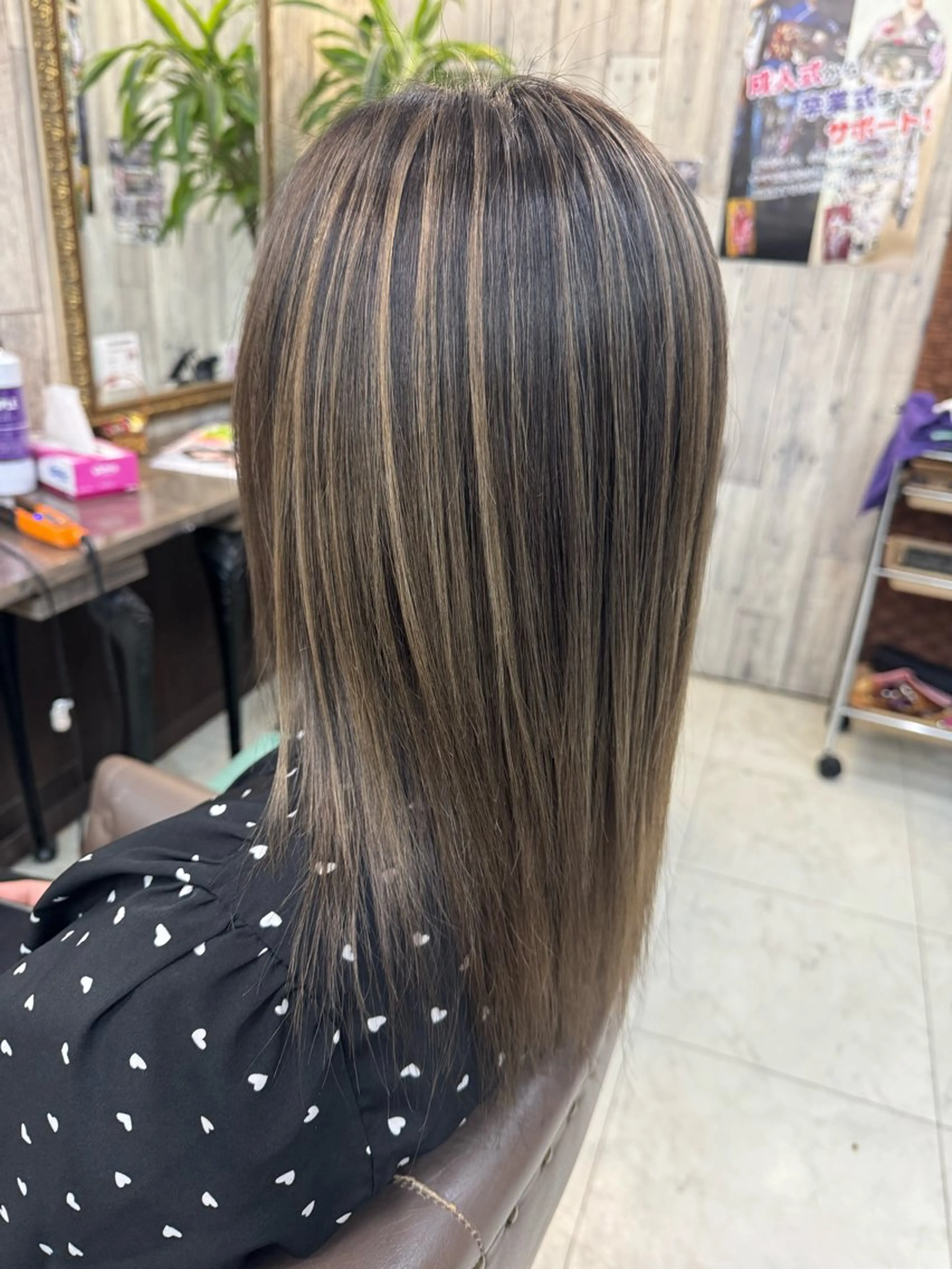 カラー 土屋朱理/ ハイトーンカラーのヘアスタイル