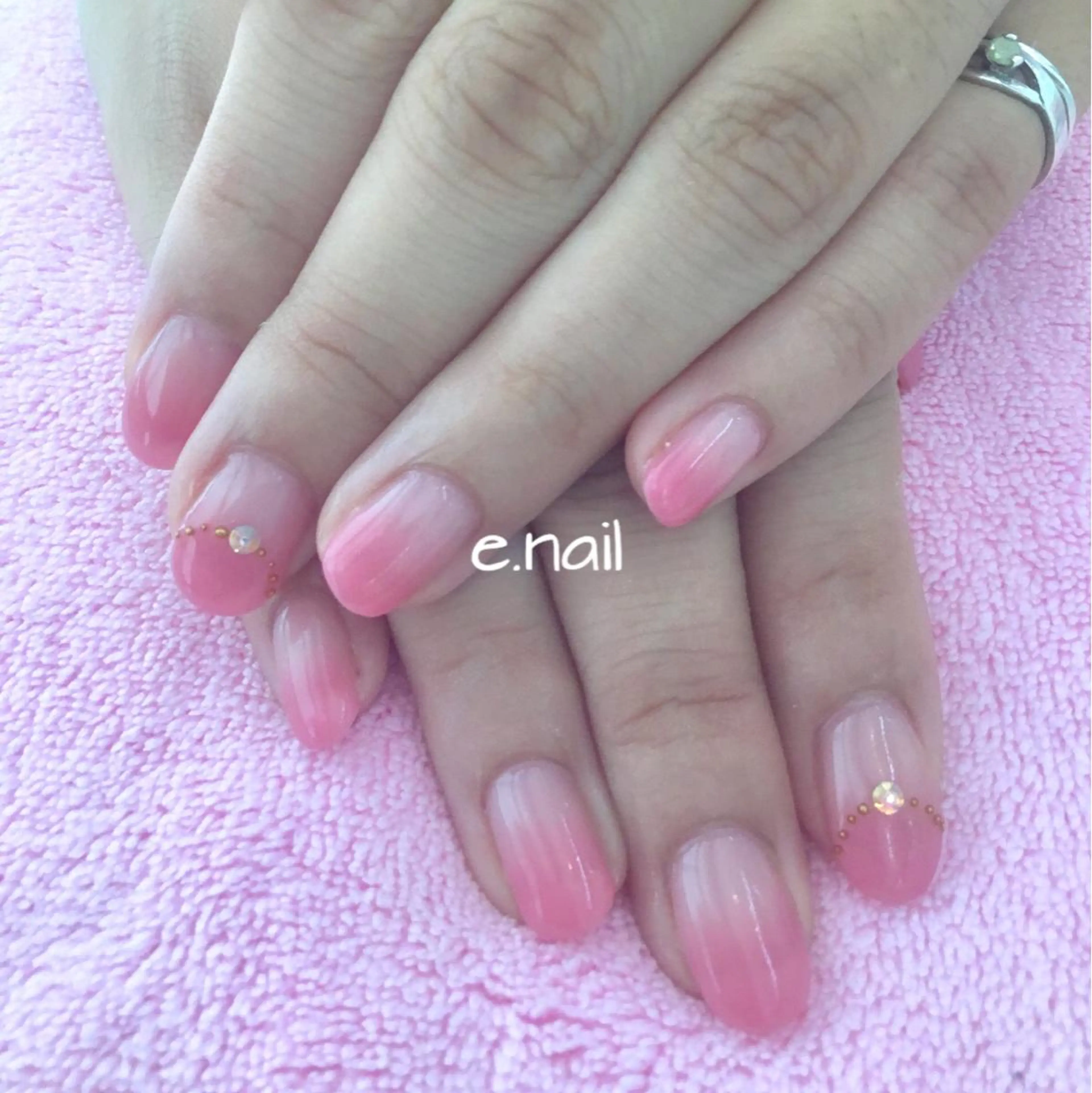 ネイル e.nail所属・和賀井 恵理のネイルデザイン