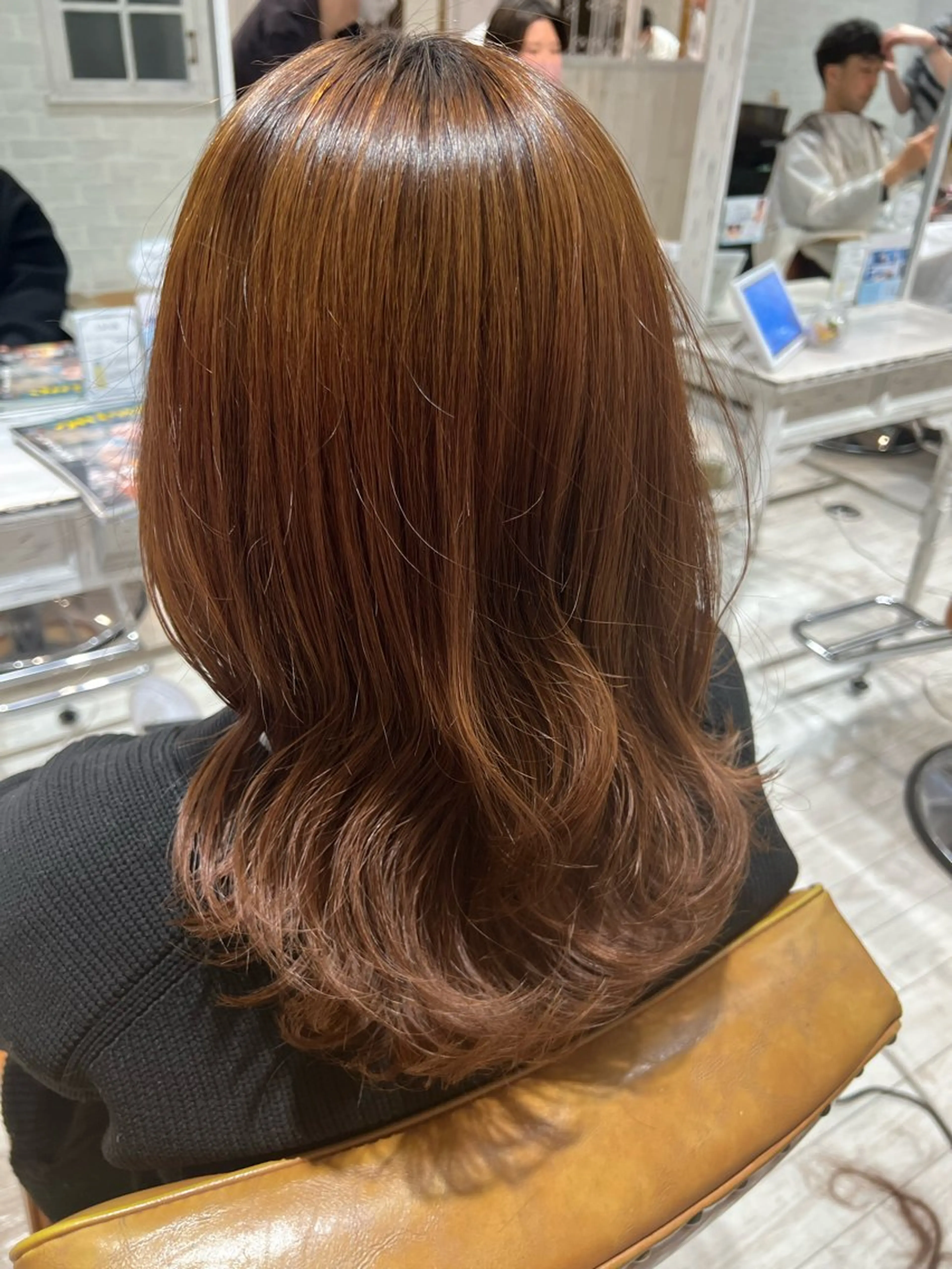 ミディアム くびれヘア ハイレイヤー/顔周り /レイヤーカットのヘアスタイル