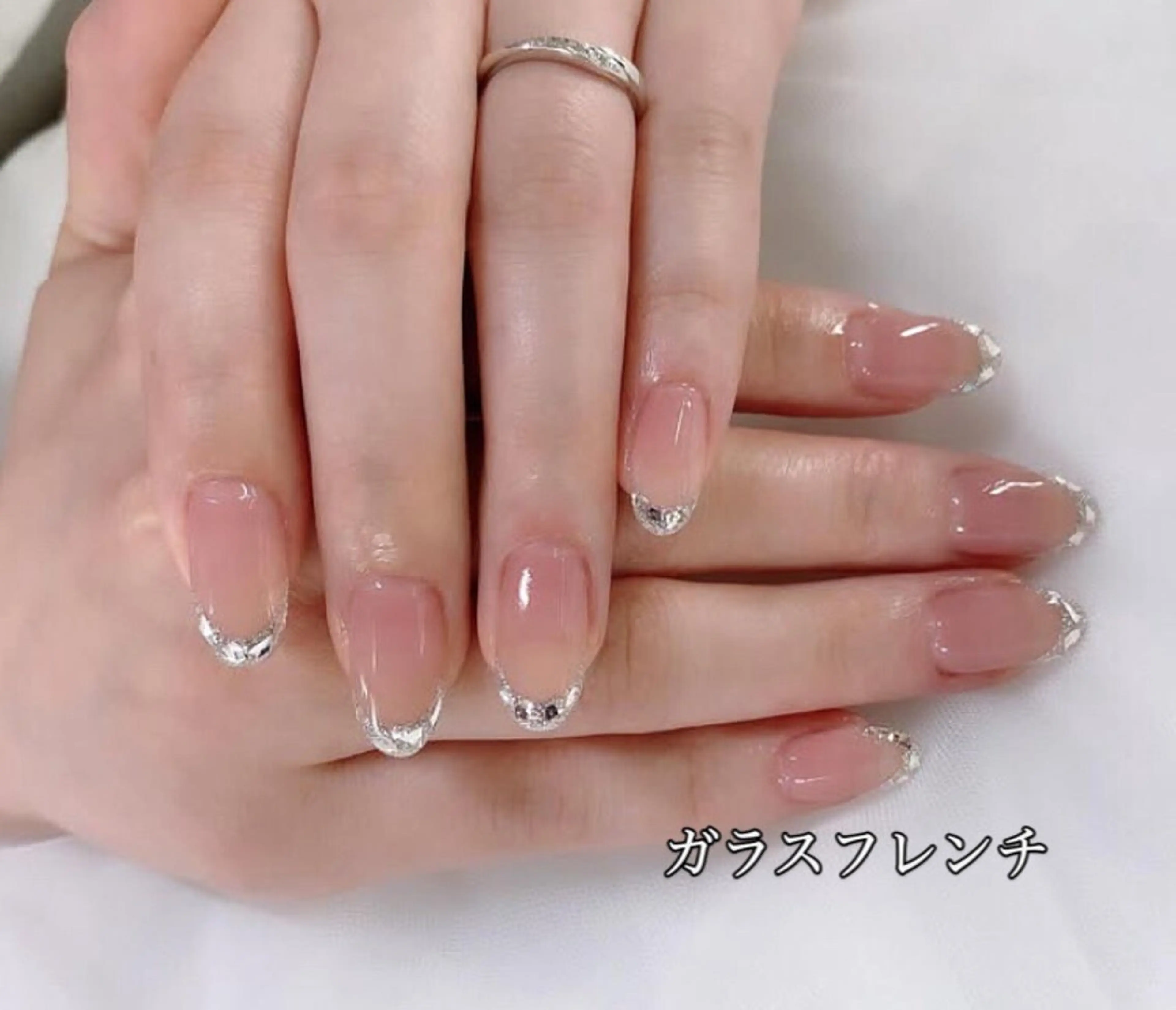 ネイル フレンチネイル ガラスフレンチ オフィスネイル ショートネイル ハンドネイル Roger 舞のネイルデザイン