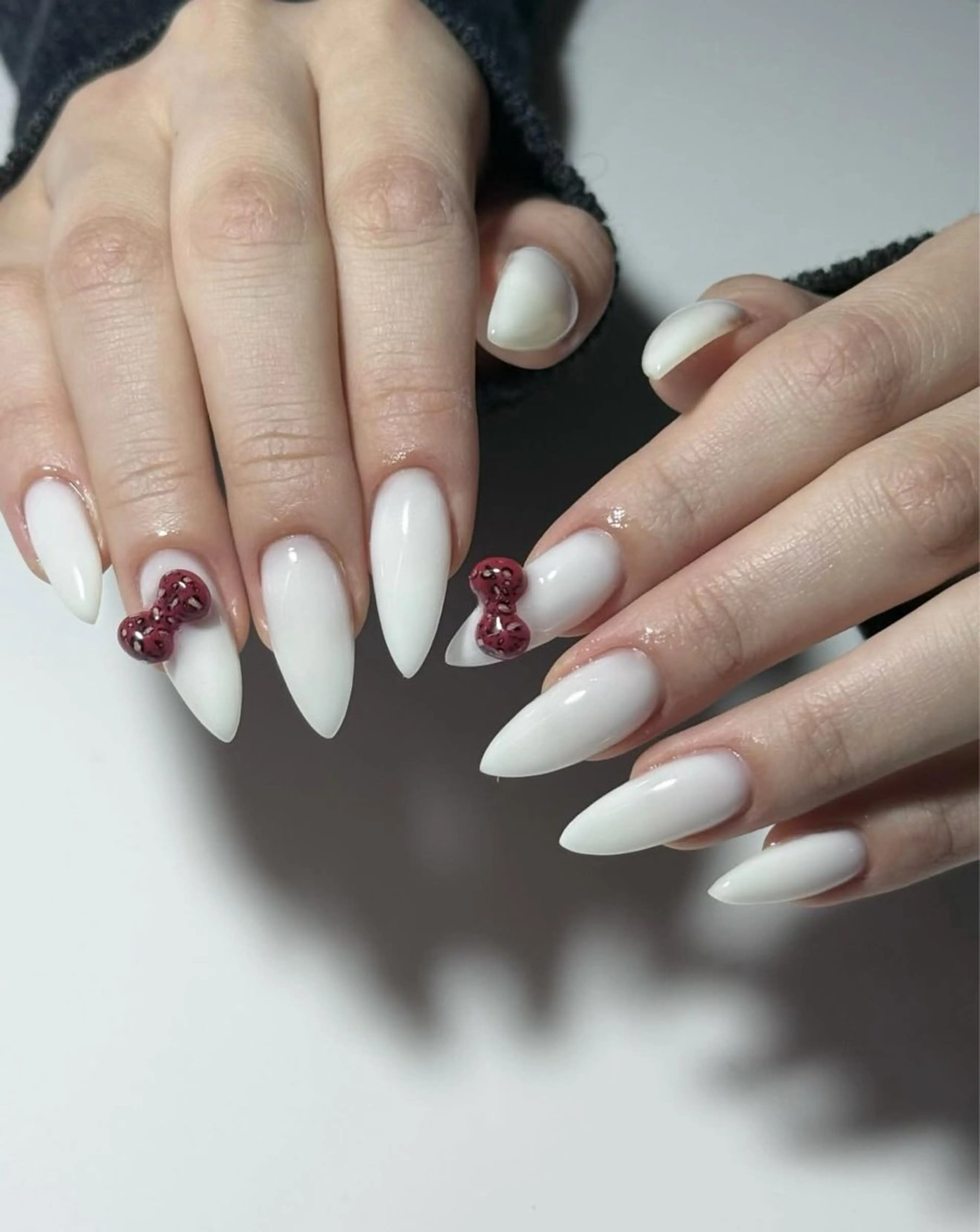 ネイル キラキラネイル マグネットネイル ミラーネイル ニュアンスネイル 春ネイル ハンドネイル Lyna 池袋のネイルデザイン