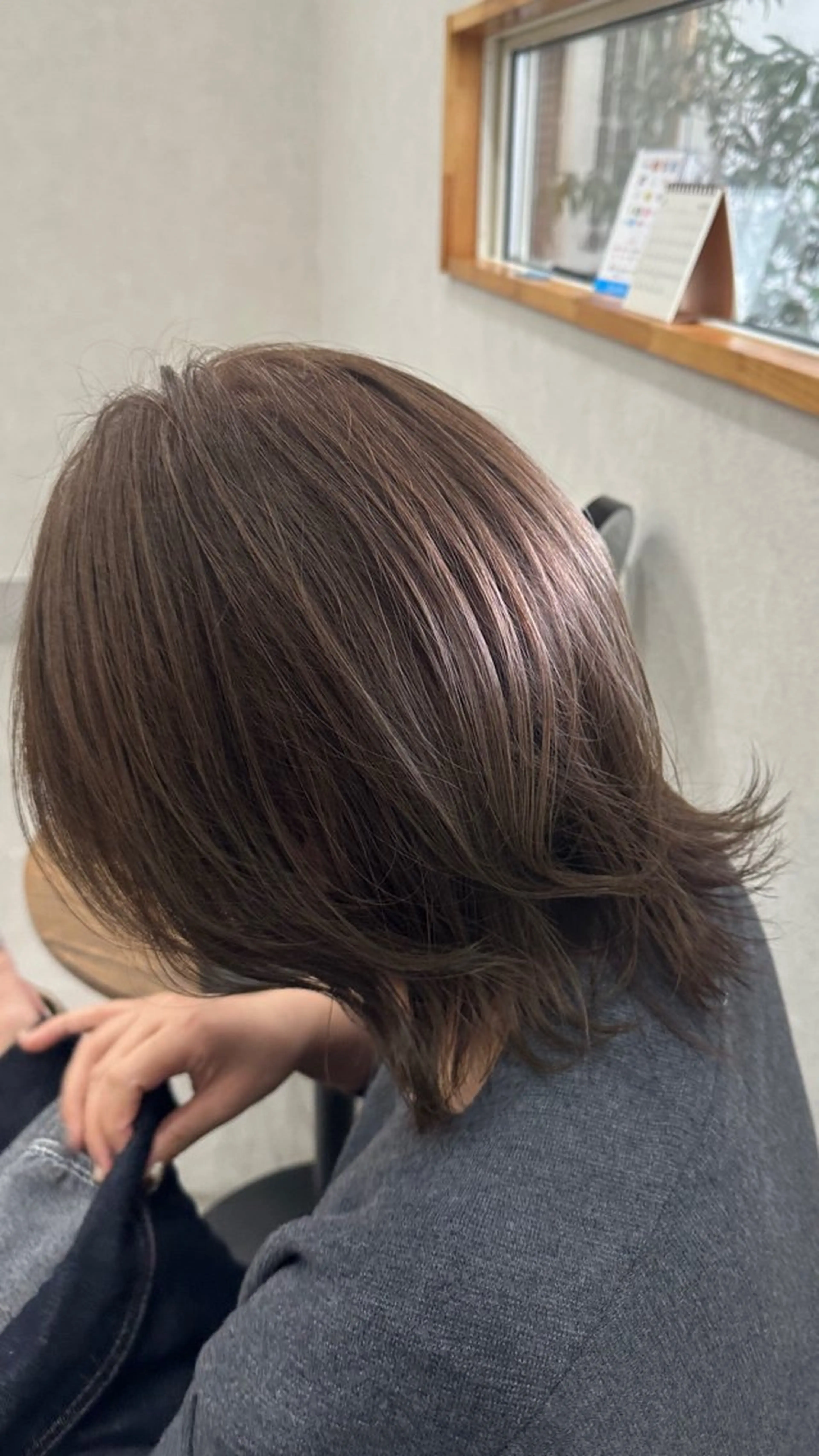 ミディアム カラー 透明感カラー グレージュ オリーブグレージュ オリーブグレー カット ヘアカラー stark 北川珠里のヘアスタイル