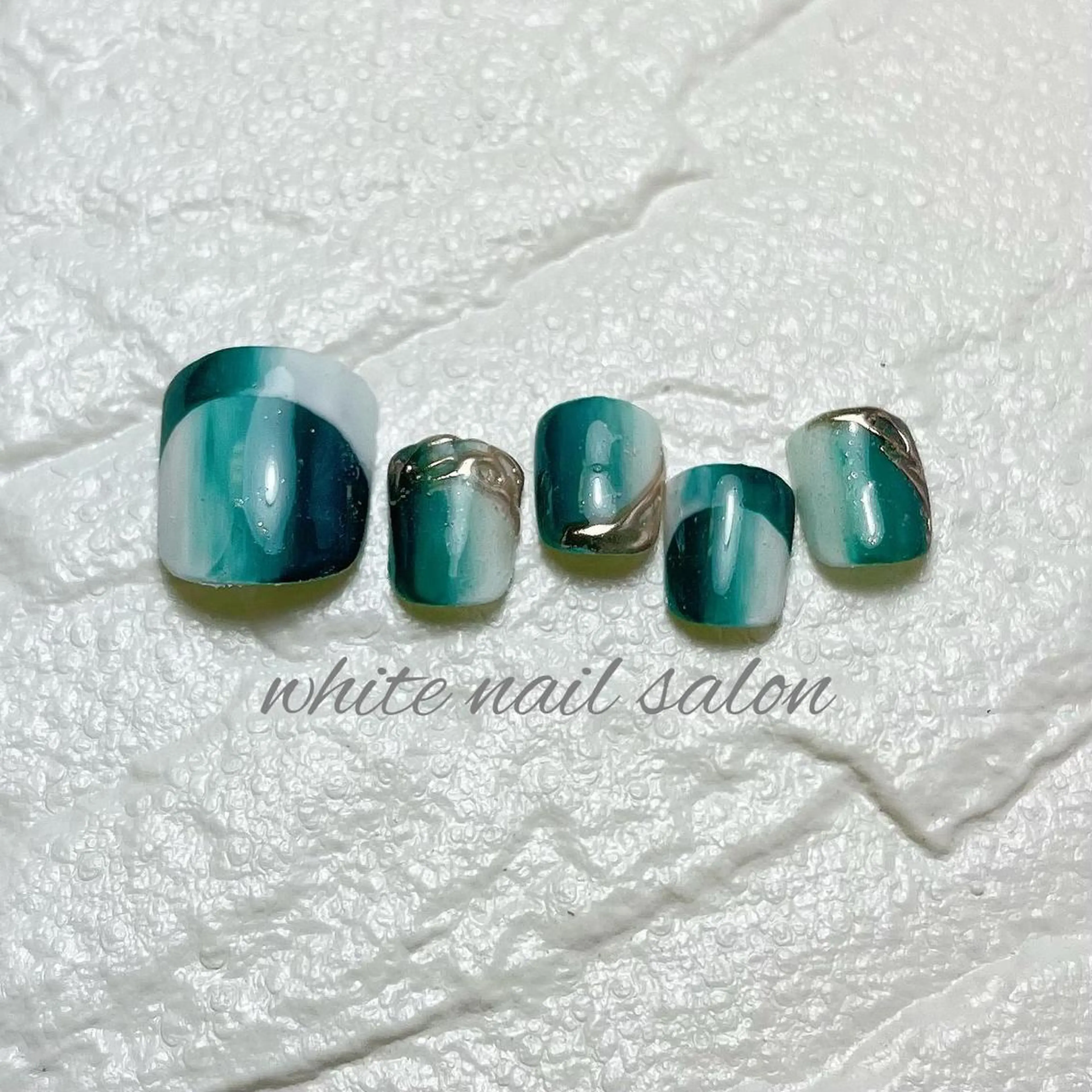 ネイル フットネイル ジェルネイル ハードジェル ラメ(グリッター) 持ち込み フットネイル white nail salonのネイルデザイン