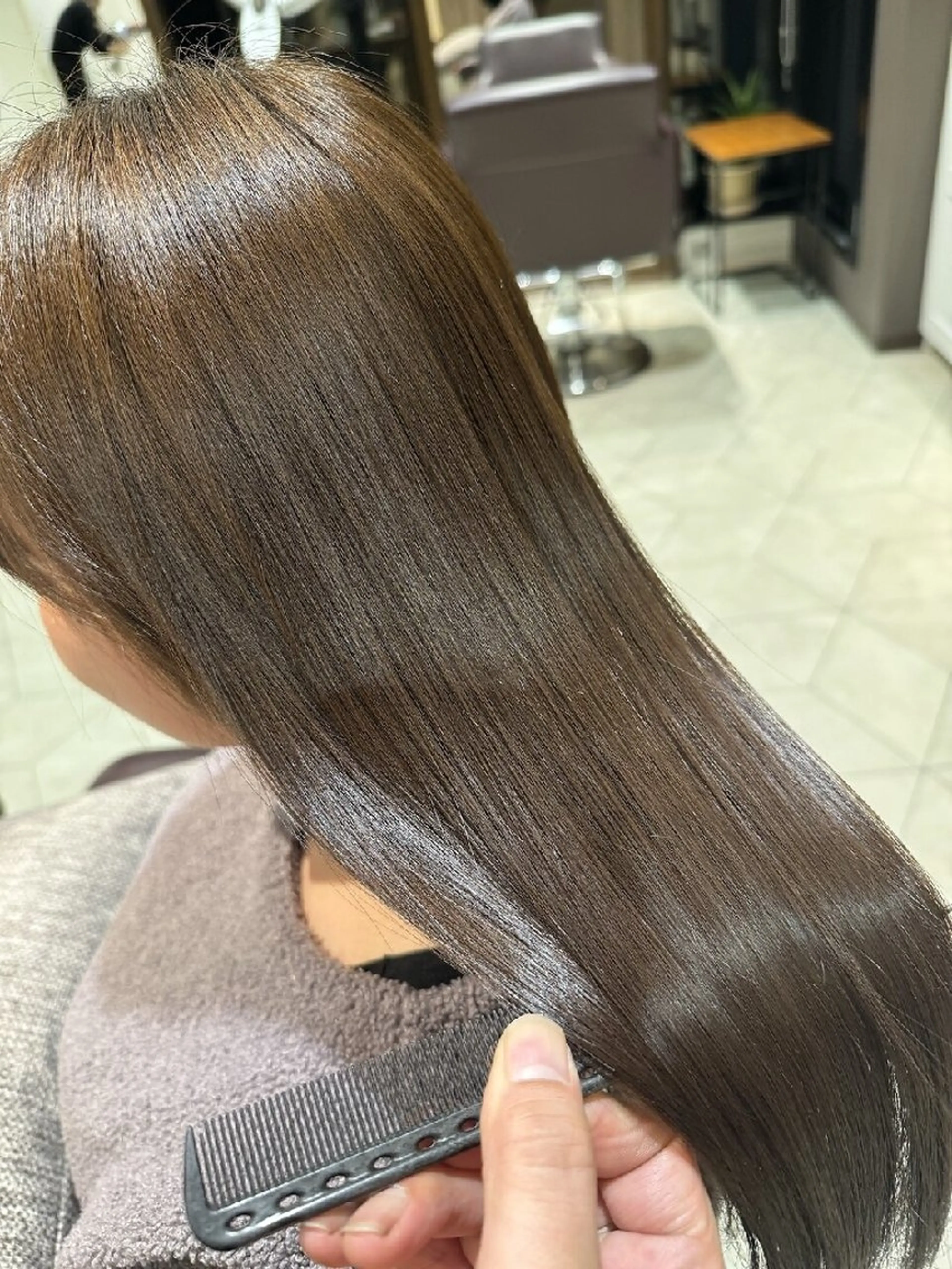 ロング カット トリートメント 特別価格で営業中‼️ レム髪質改善のヘアスタイル