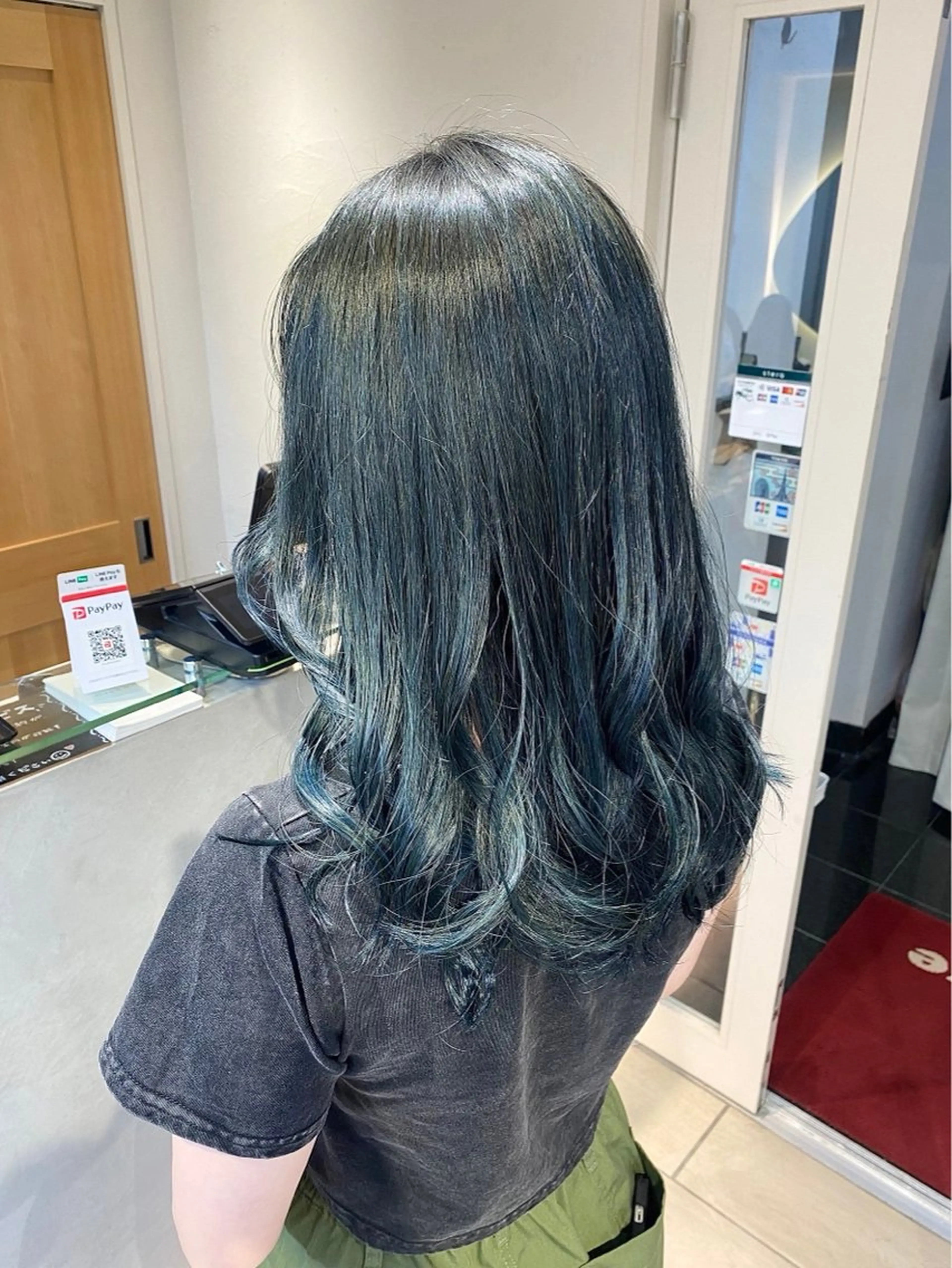 カラー ブリーチ ブルーカラー 🌞塙 湧貴🌞のヘアスタイル