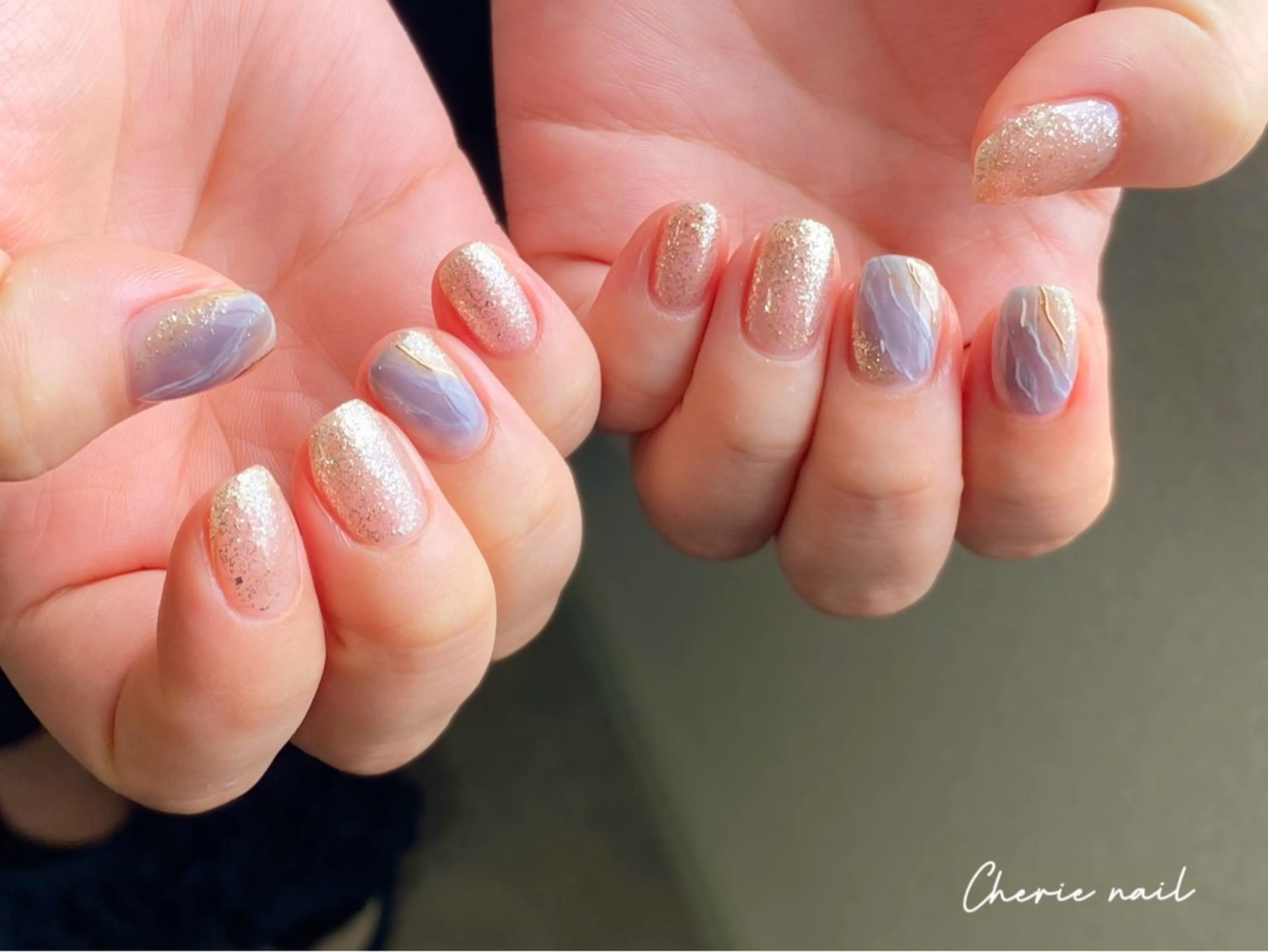 ネイル ジェルネイル ゴールド キラキラネイル ラメ(グリッター) ミラーネイル Cherienail yunaのネイルデザイン