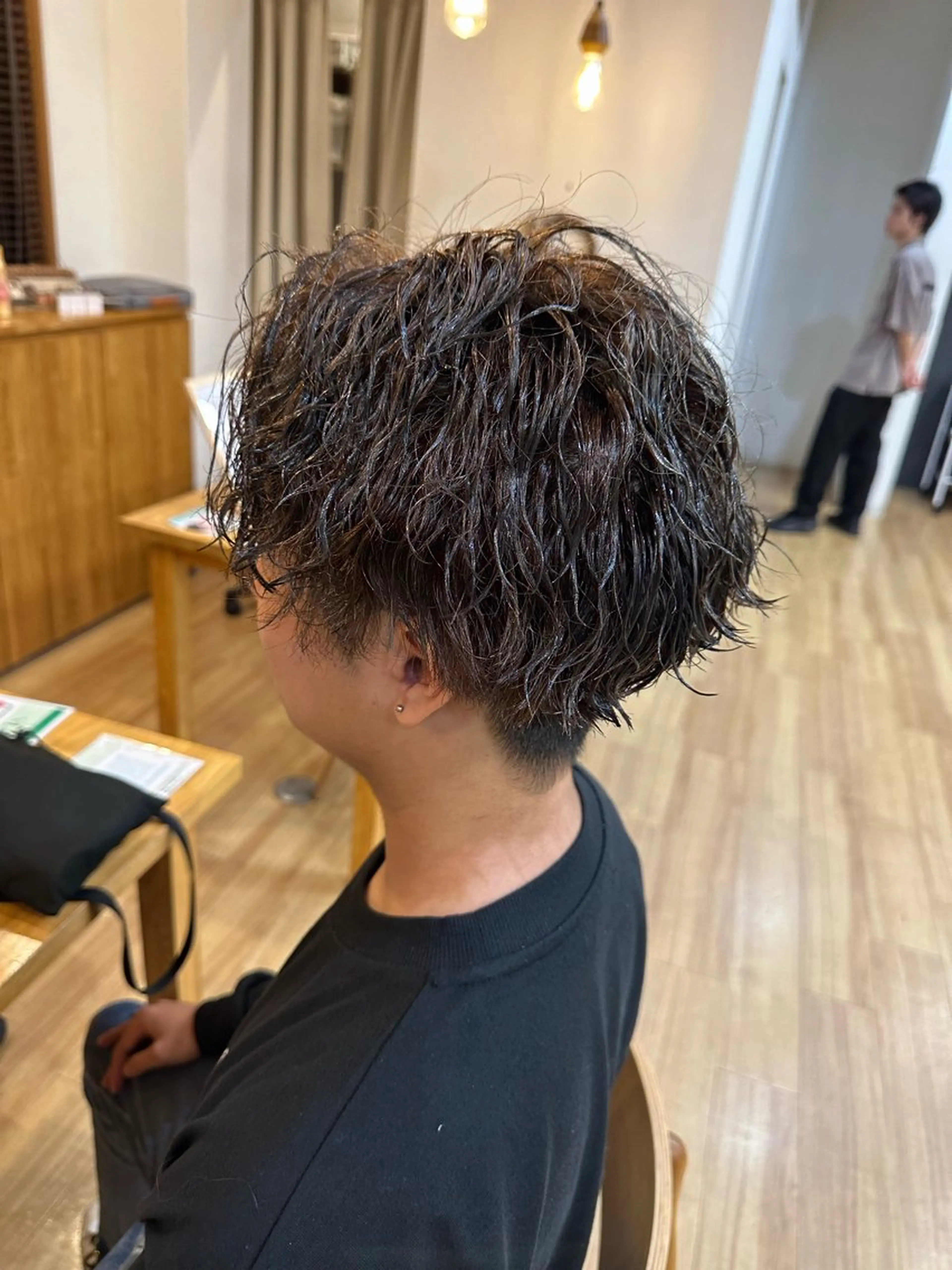 パーマ メンズ センターパート メンズパーマ ツイストスパイラルパーマ スパイラルパーマ 中村 虎のヘアスタイル
