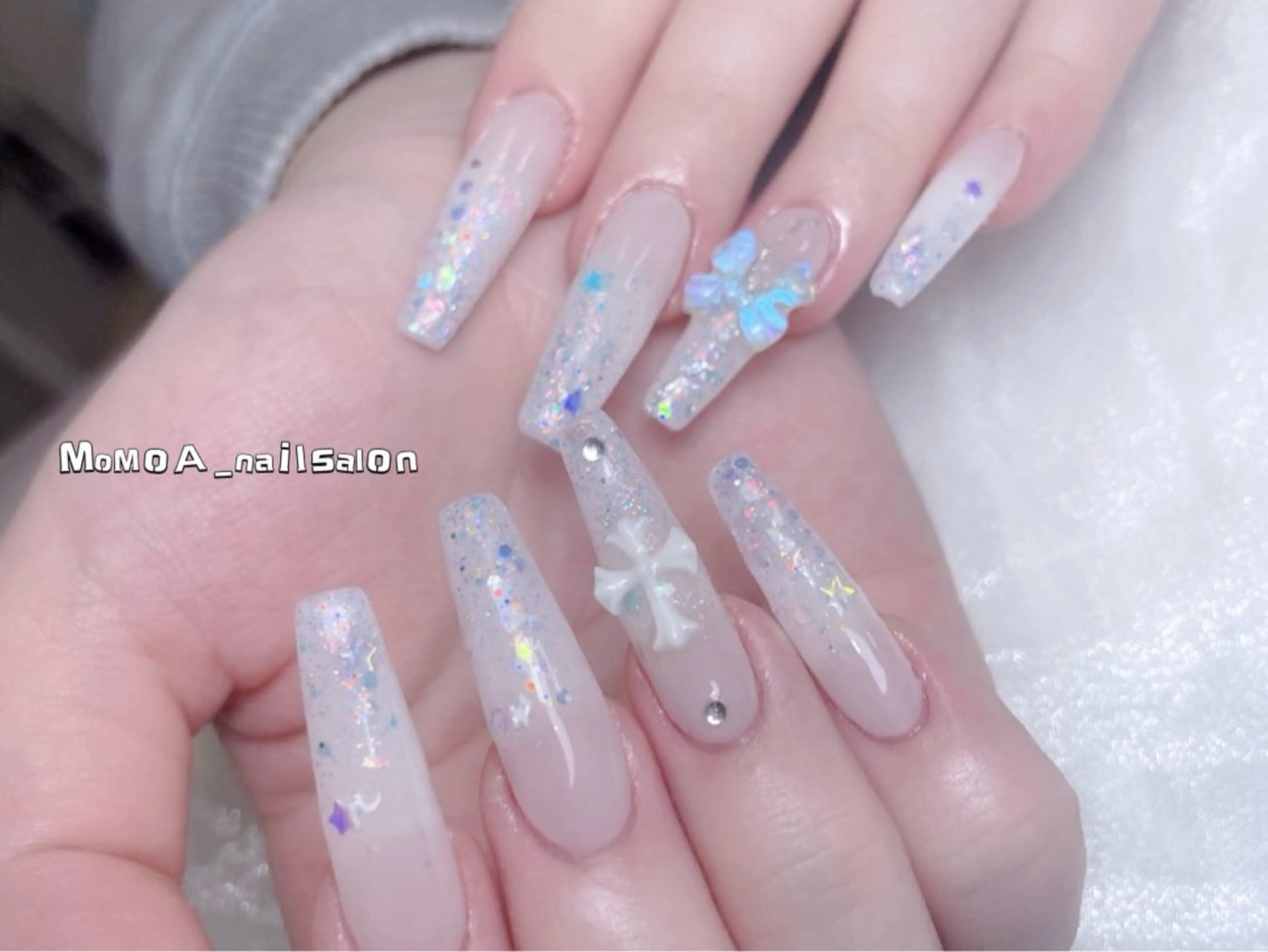 ネイル グラデーション キラキラネイル マグネットネイル スカルプネイル 冬ネイル ハンドネイル kawaiiko サロンのネイルデザイン