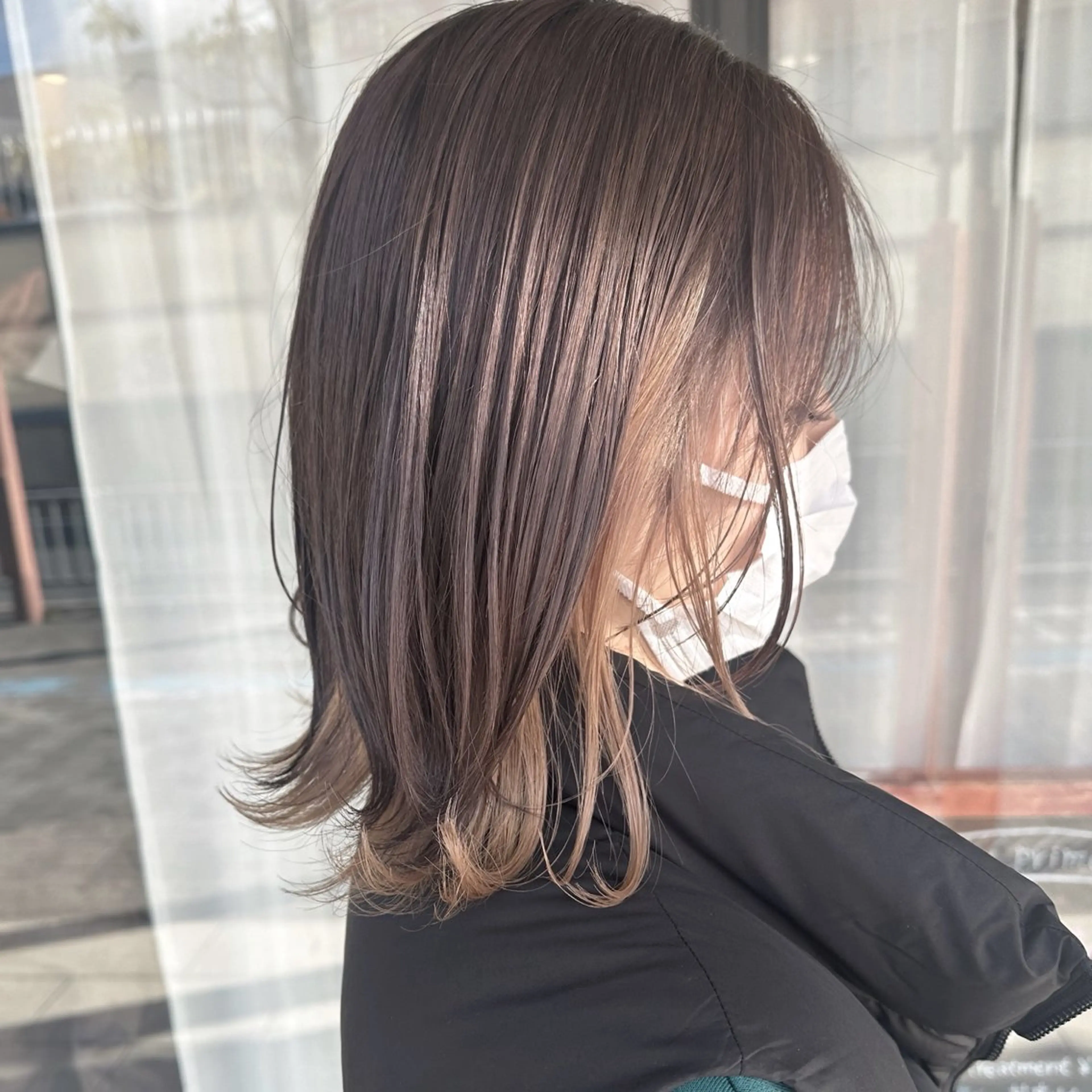 ミディアム 峯 志帆のヘアスタイル