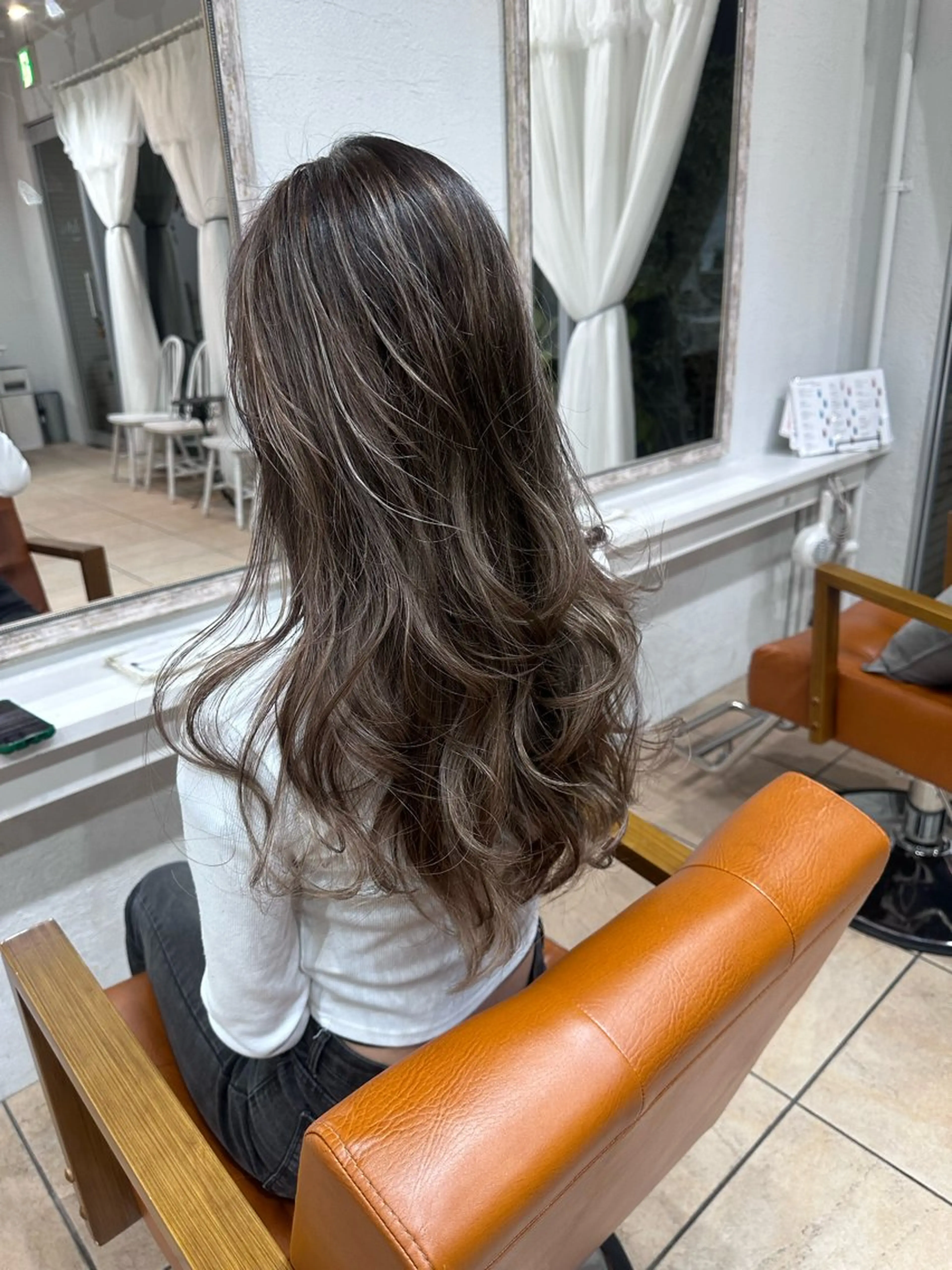 ロング カット ヘアカラー トリートメント ＨＩ ROのヘアスタイル