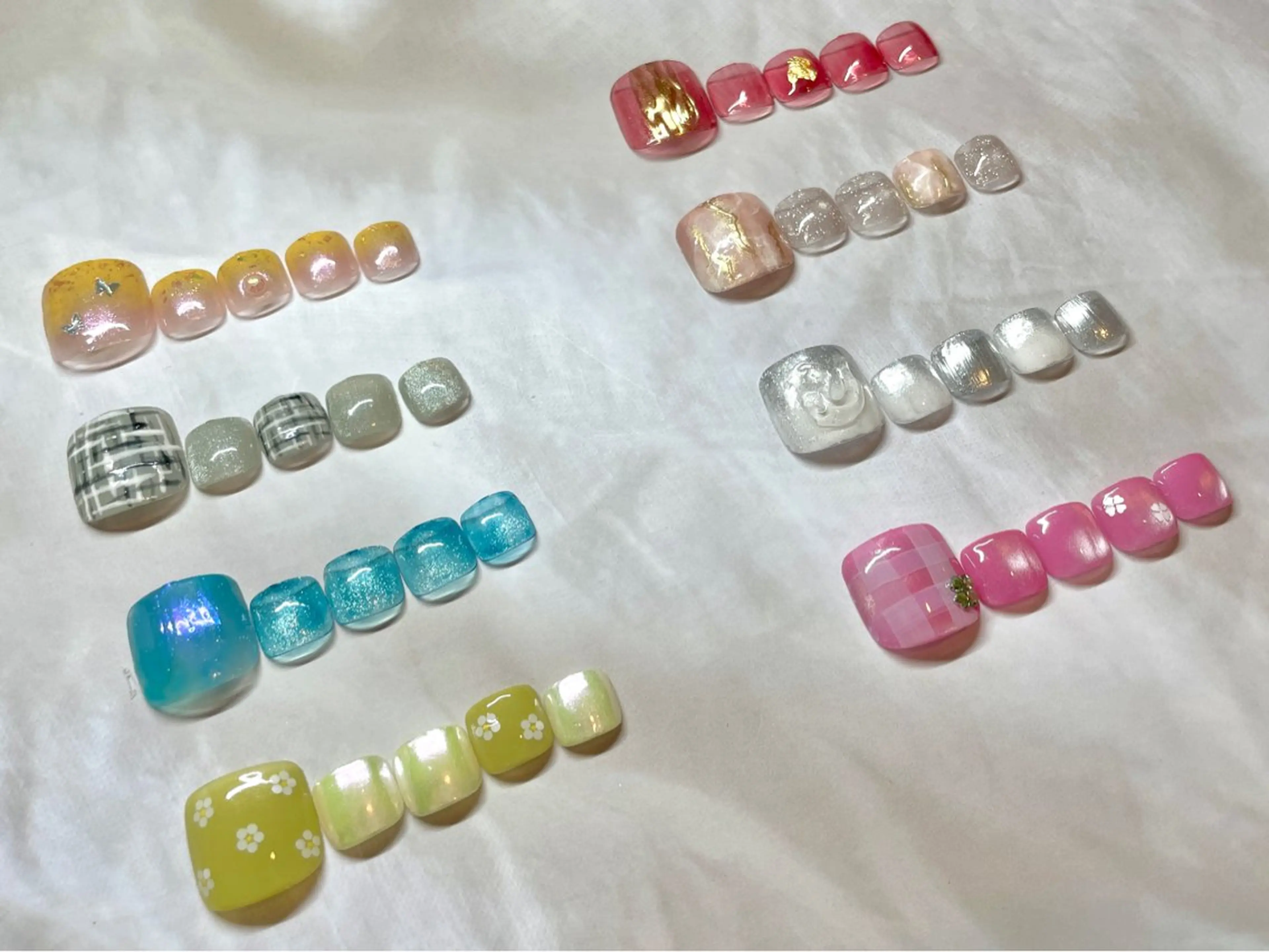 ネイル フットネイル HENECY🎀 Rinのネイルデザイン