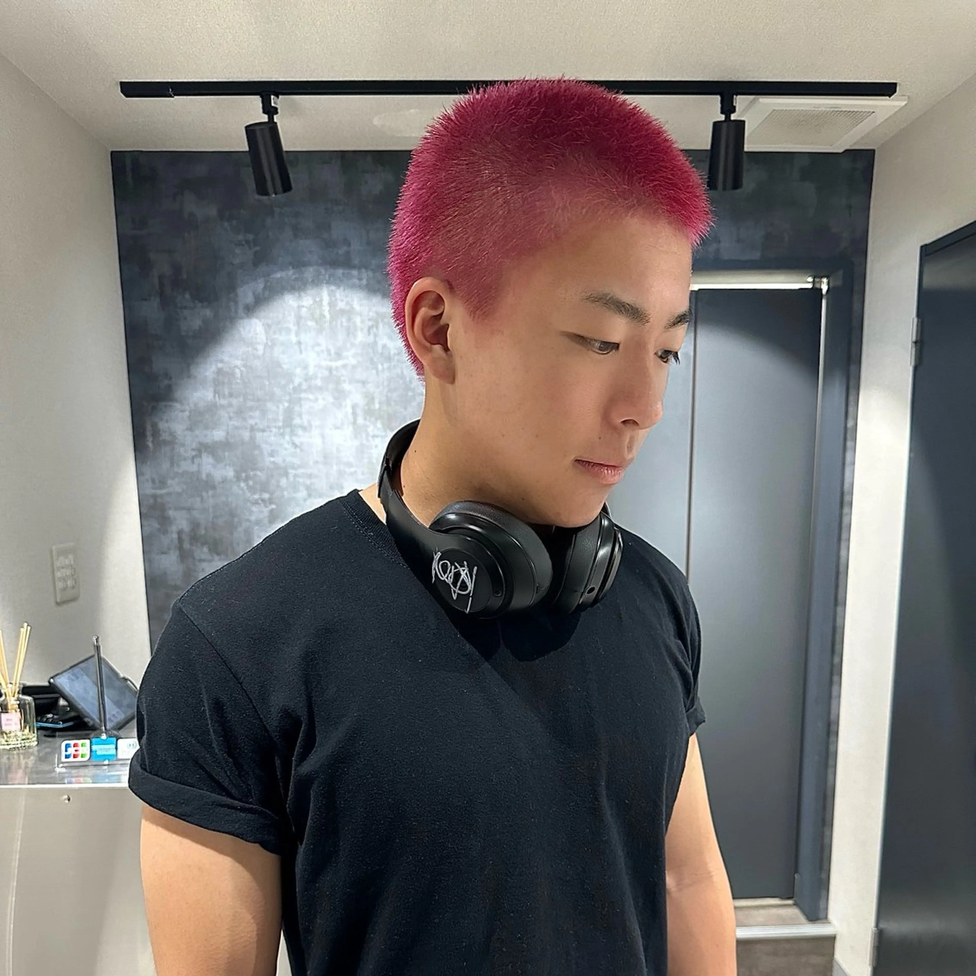 ショート SALOWIN 原宿 iori所属・🌟原宿指名No.1 センターパート⭐️のヘアスタイル