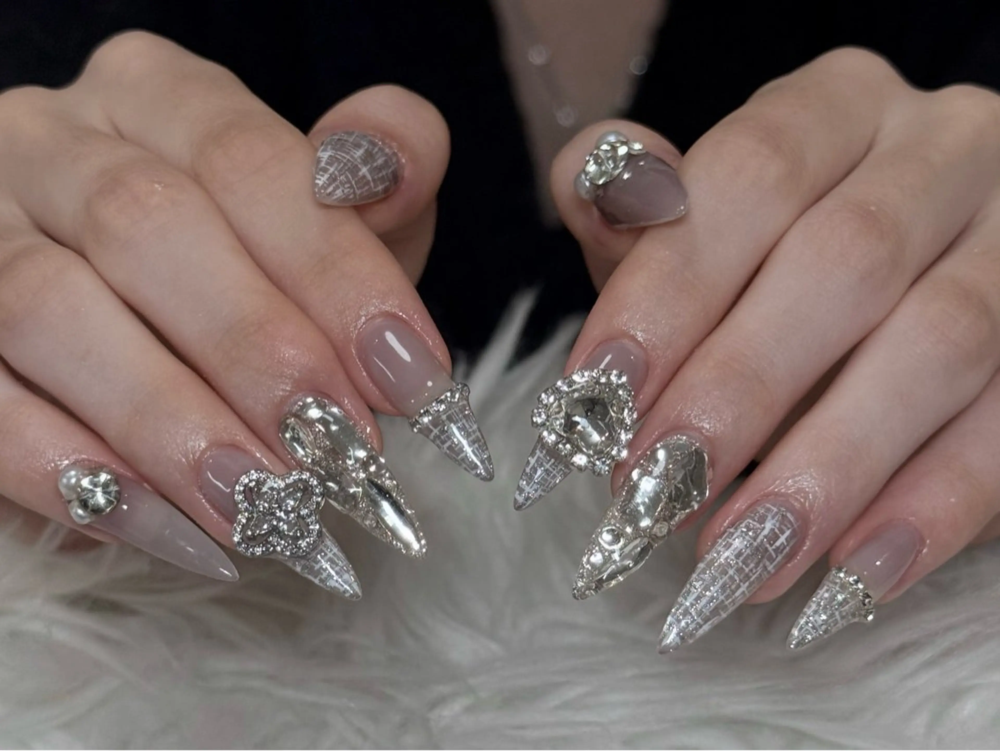 ネイル ボルドー ブラウン チークネイル ドット フットネイル Julli NailStudioのネイルデザイン