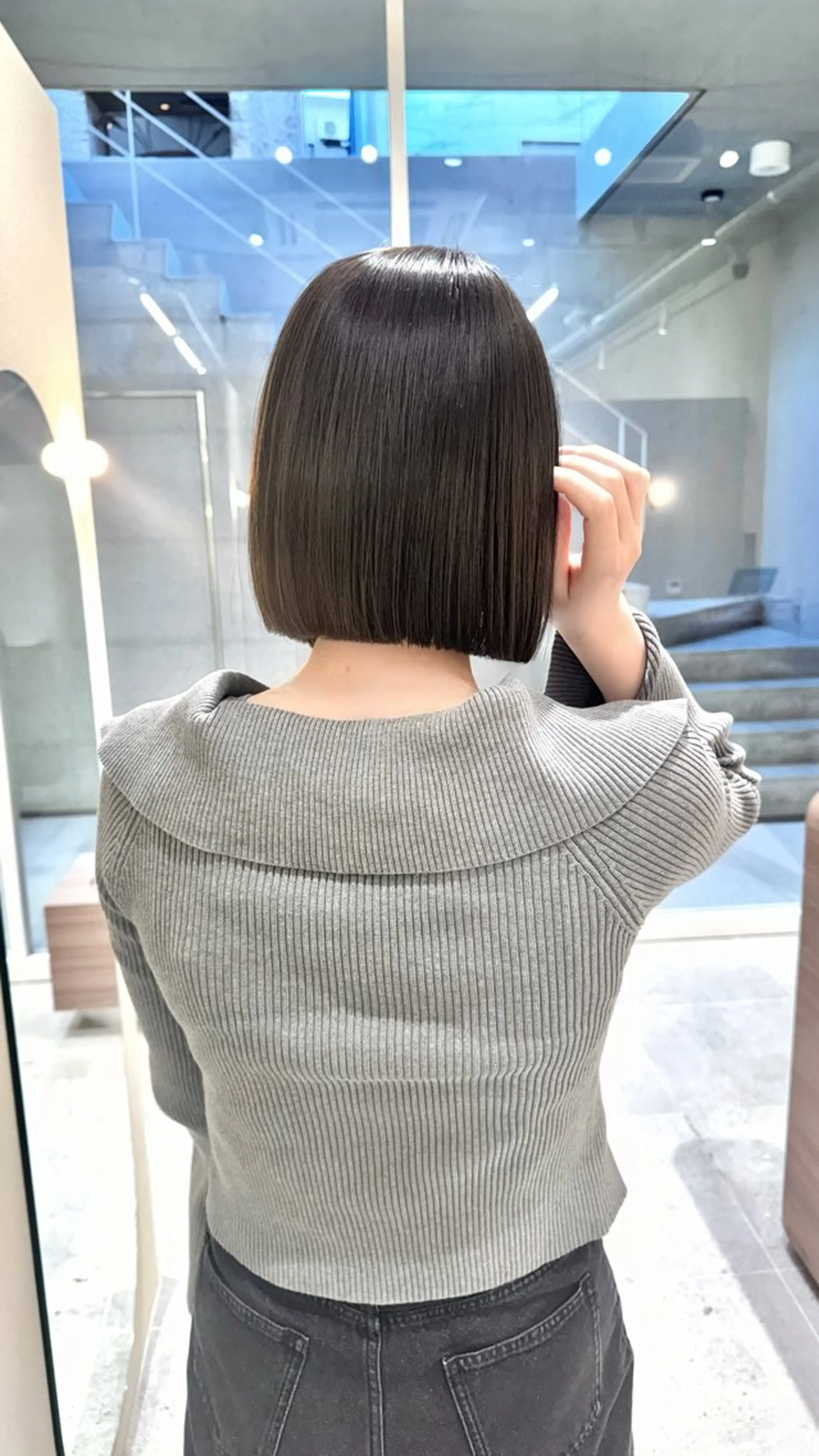 ショート アッシュ アッシュグレー カット ヘアカラー トリートメント SALOWIN表参道ANNEX店所属・表参道🪞垢抜けヘア 🤍mizukiのヘアスタイル