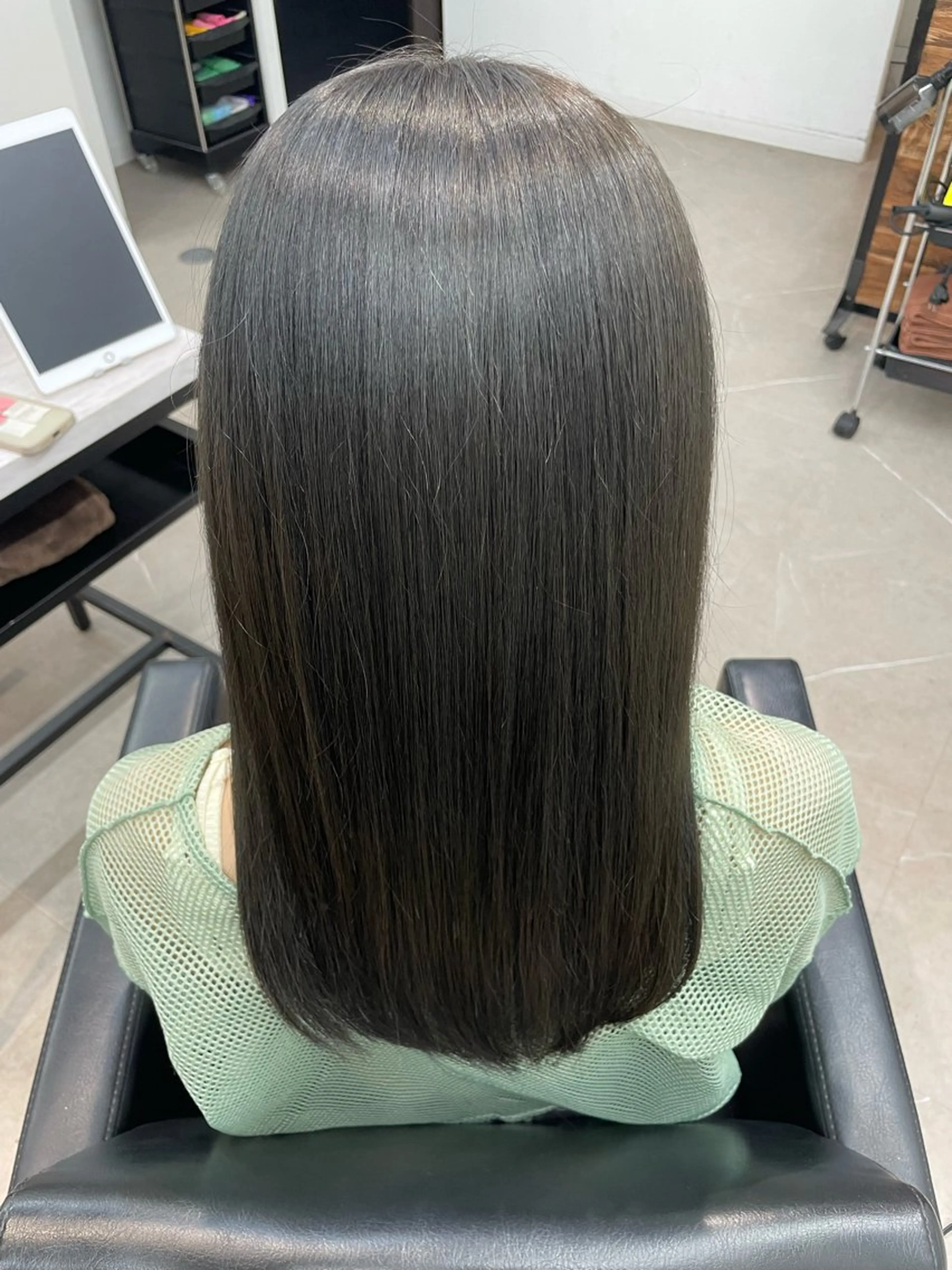 セミロング カラー LuSente【ルシェンテ】所属・天野 莉沙のヘアスタイル