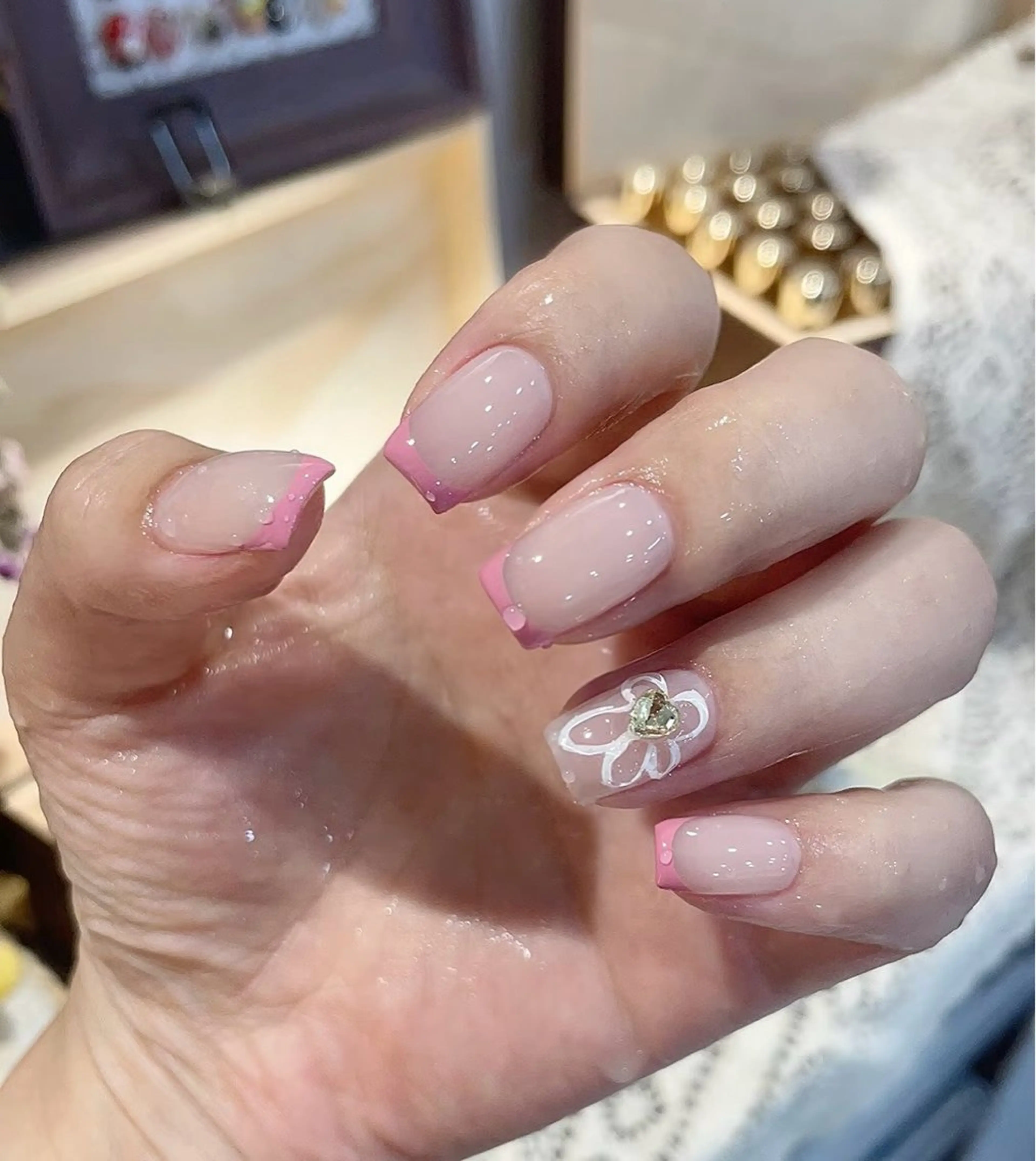 ネイル フラワーネイル フレンチネイル ジェルネイル ガラスフレンチ ハート ハンドネイル BabyYouMi nailのネイルデザイン