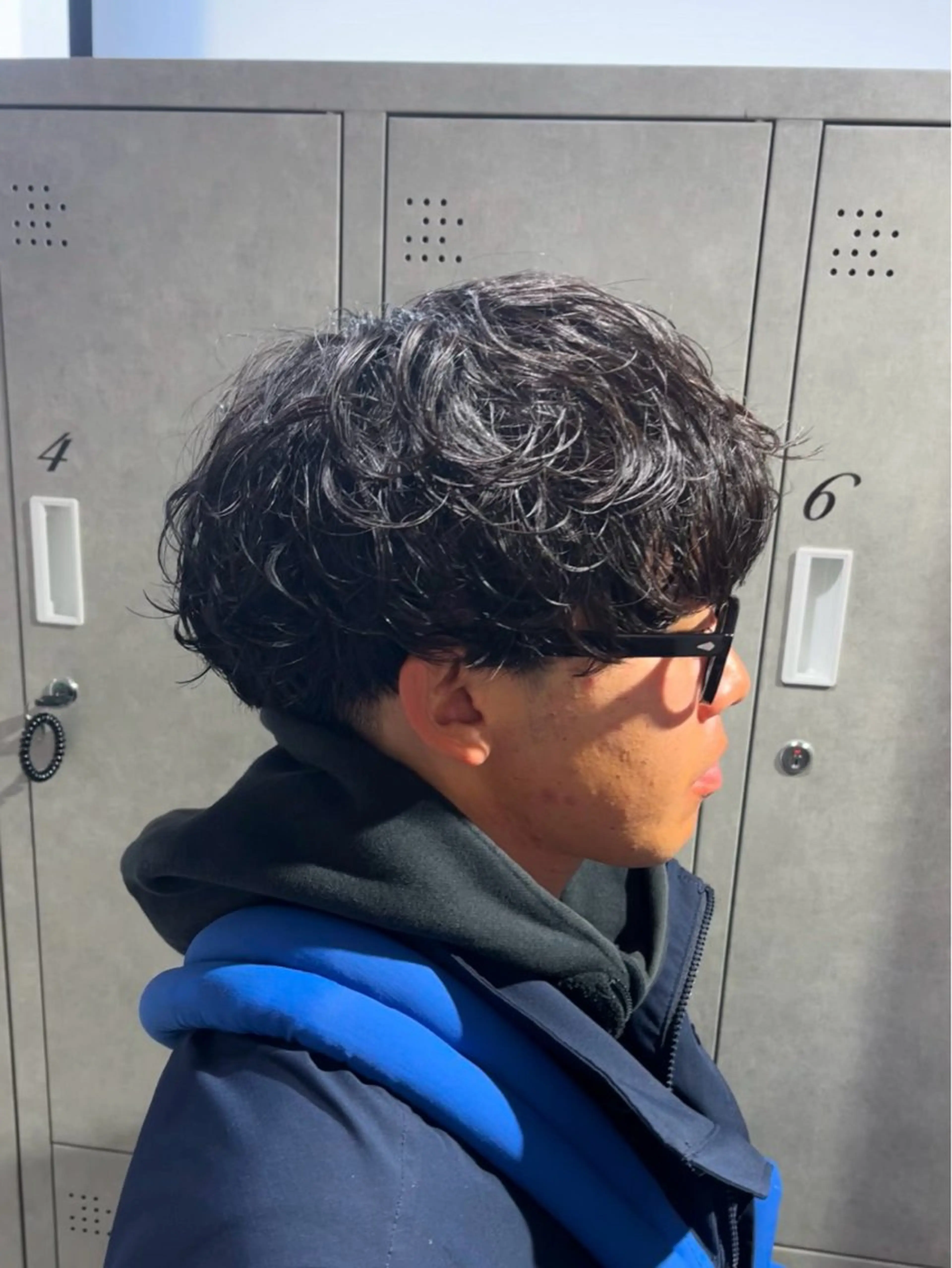 ショート カラー パーマ メンズ カット パーマ 【シャドウパーマ センターパート】義心のヘアスタイル