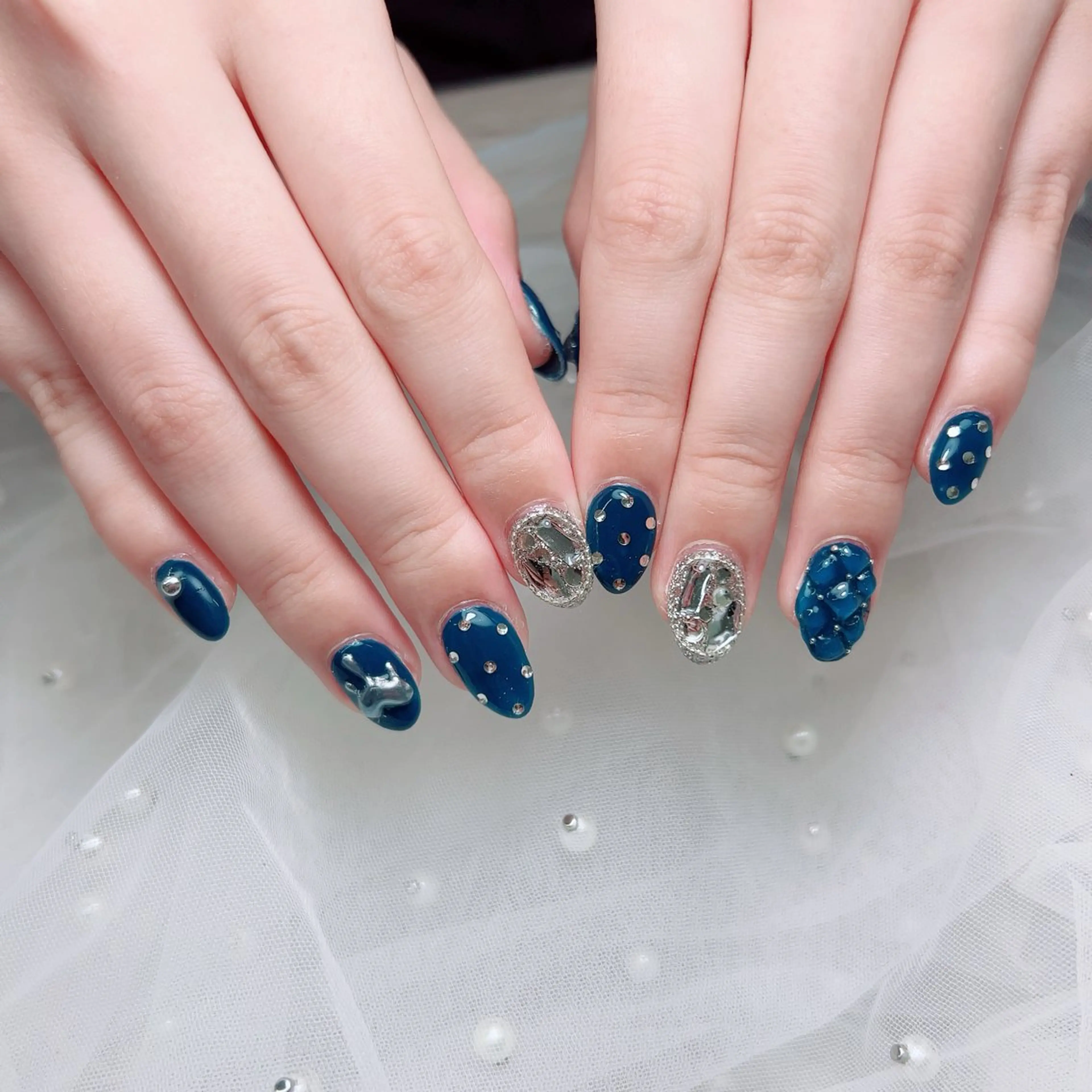 ミディアム artnailgallery所属・gallery Yumiのネイルデザイン