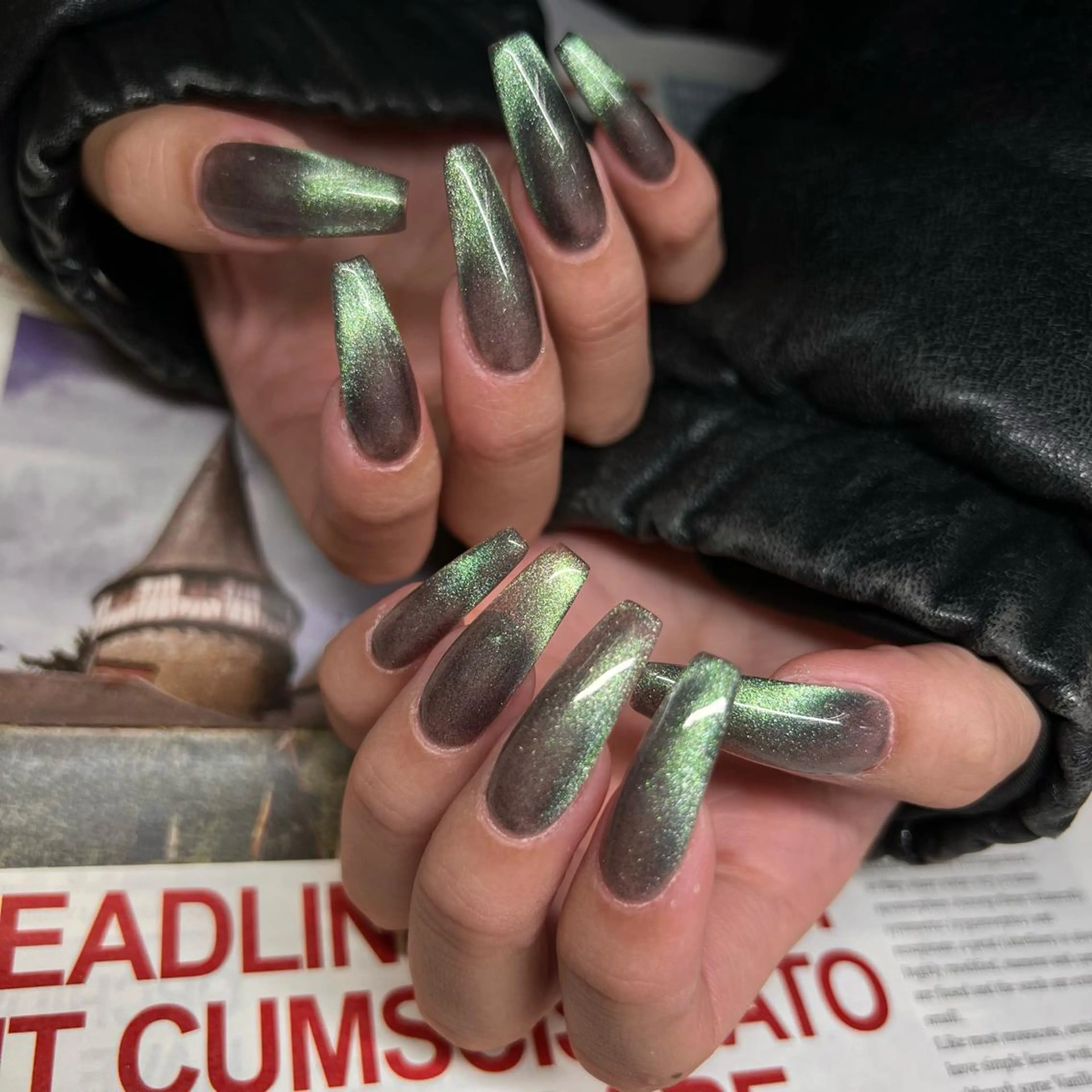 【スカルプ🧸ミラーネイルOR💅🏻マグネットネイル】カラー種類が多くて🌈可愛い💕です🥳の写真