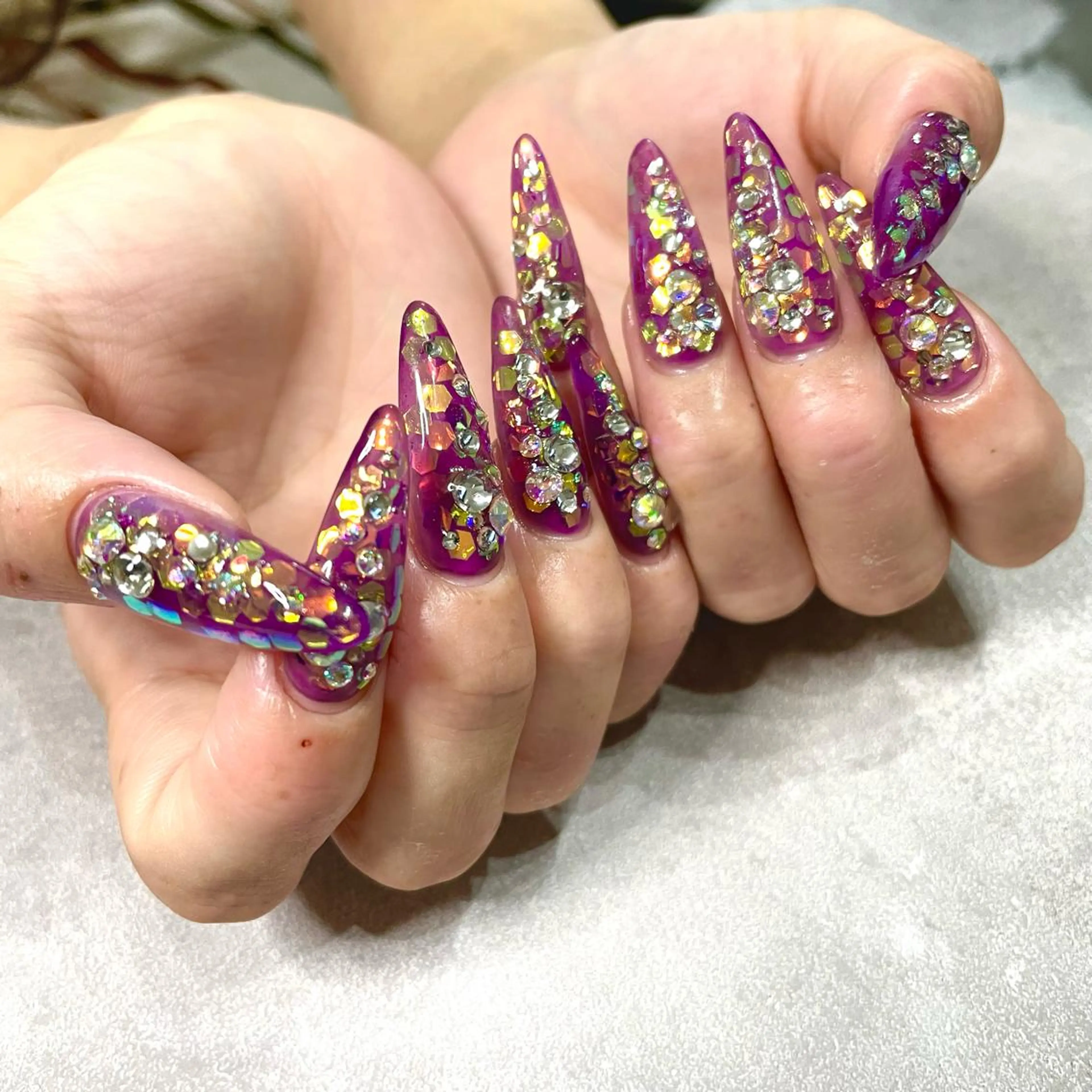 ネイル ホログラムネイル ストーンネイル ハンドネイル private salon lien所属・private salon　lienのネイルデザイン