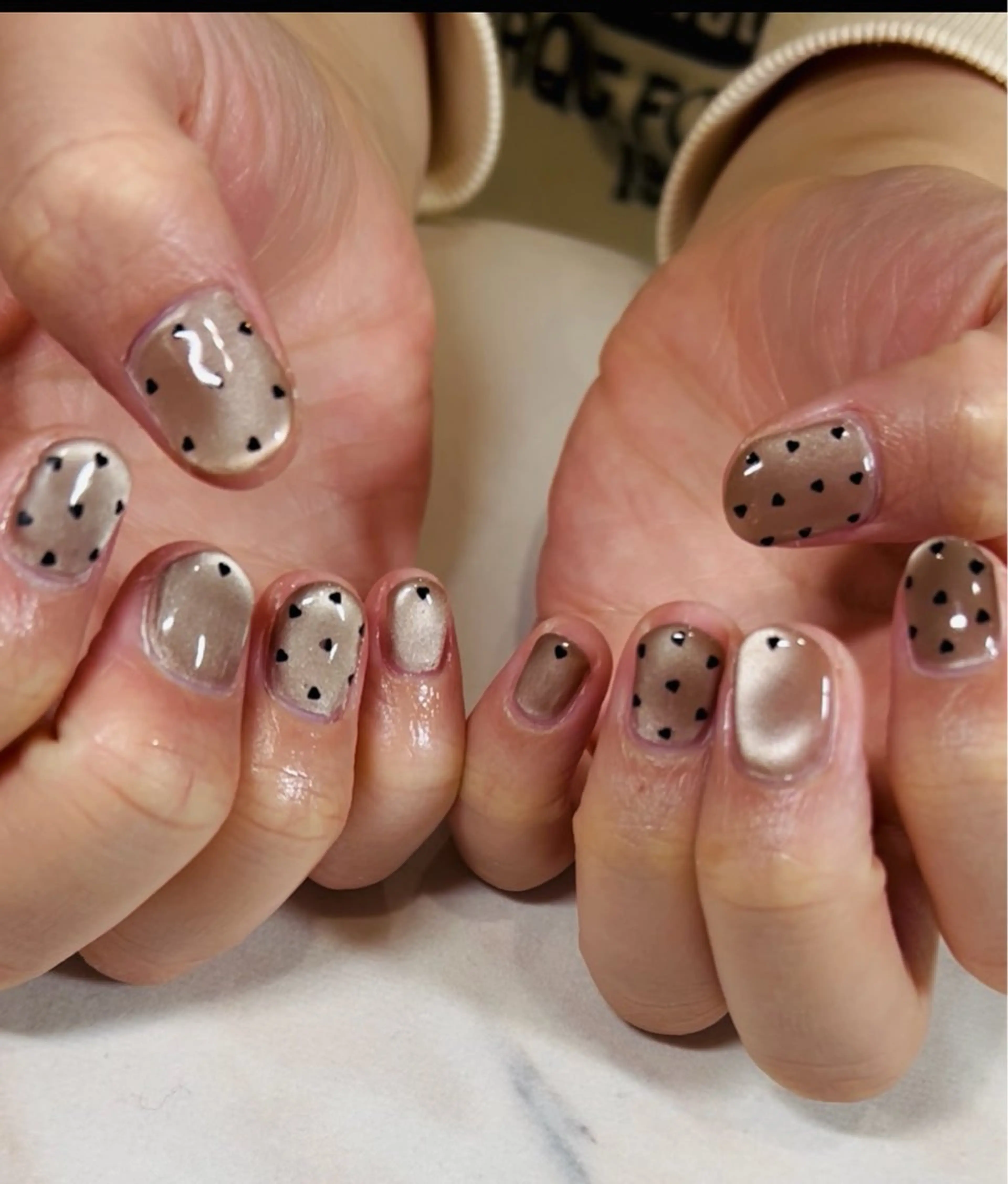 ネイル カジュアル フラッシュネイル フレンチネイル ラメ(グリッター) ラメグラデーション Ｈ3（エイチスリー）所属・H3 hitoのネイルデザイン