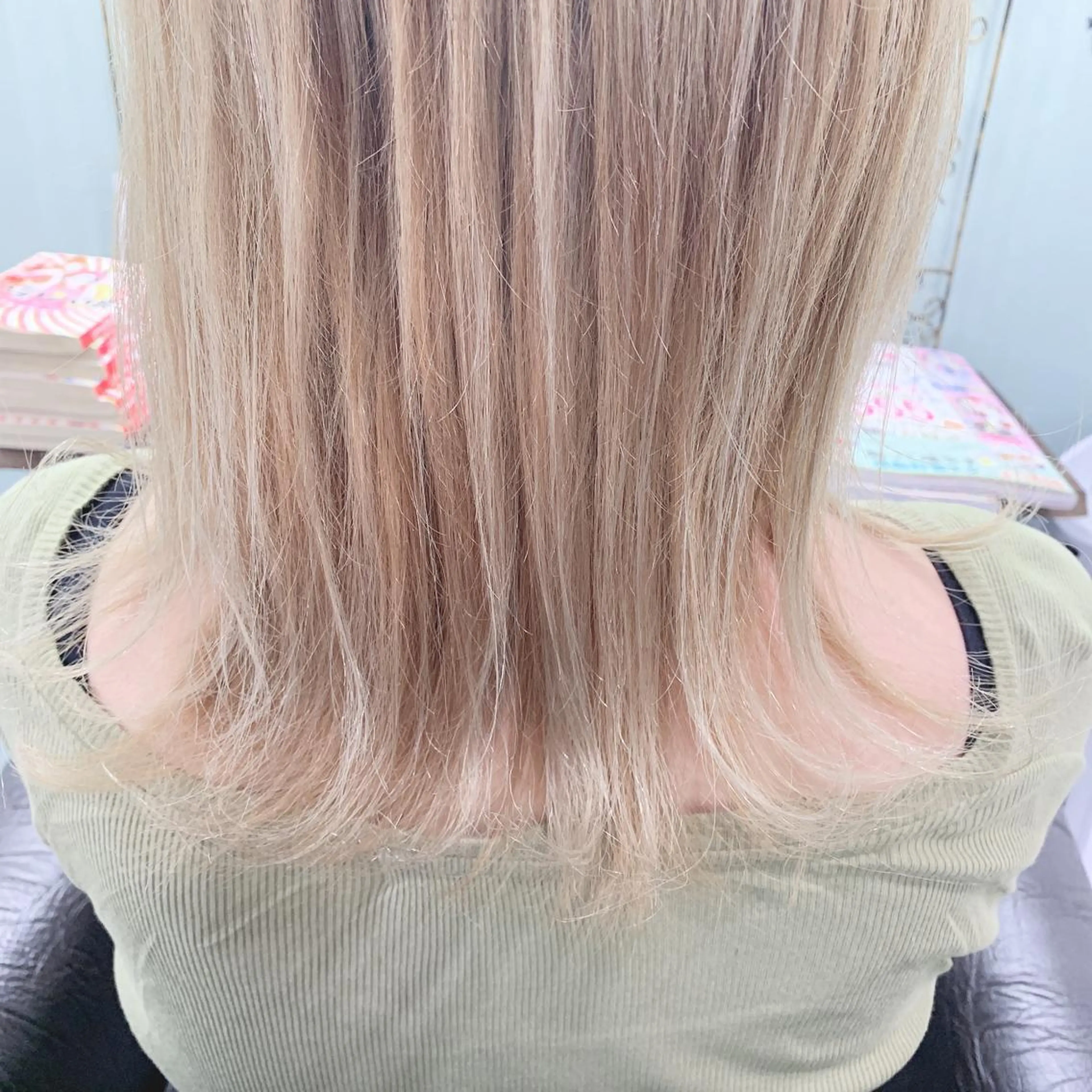 セミロング カラー R ri R takagiのヘアスタイル