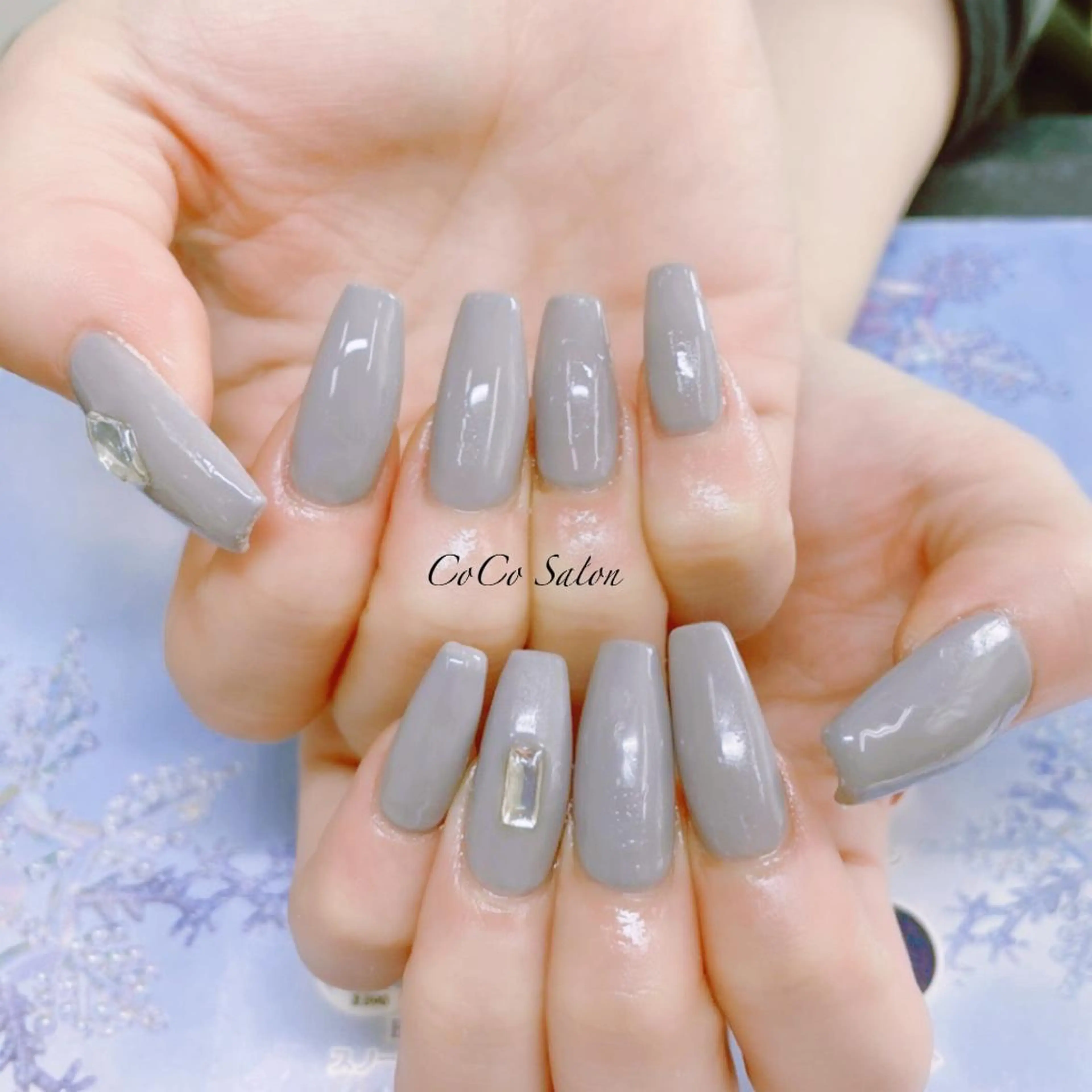 ネイル ブルー 長さ出し ジェルネイル ラメ(グリッター) オフィスネイル ハンドネイル CoCoSalon ネイル/まつ毛予約のネイルデザイン