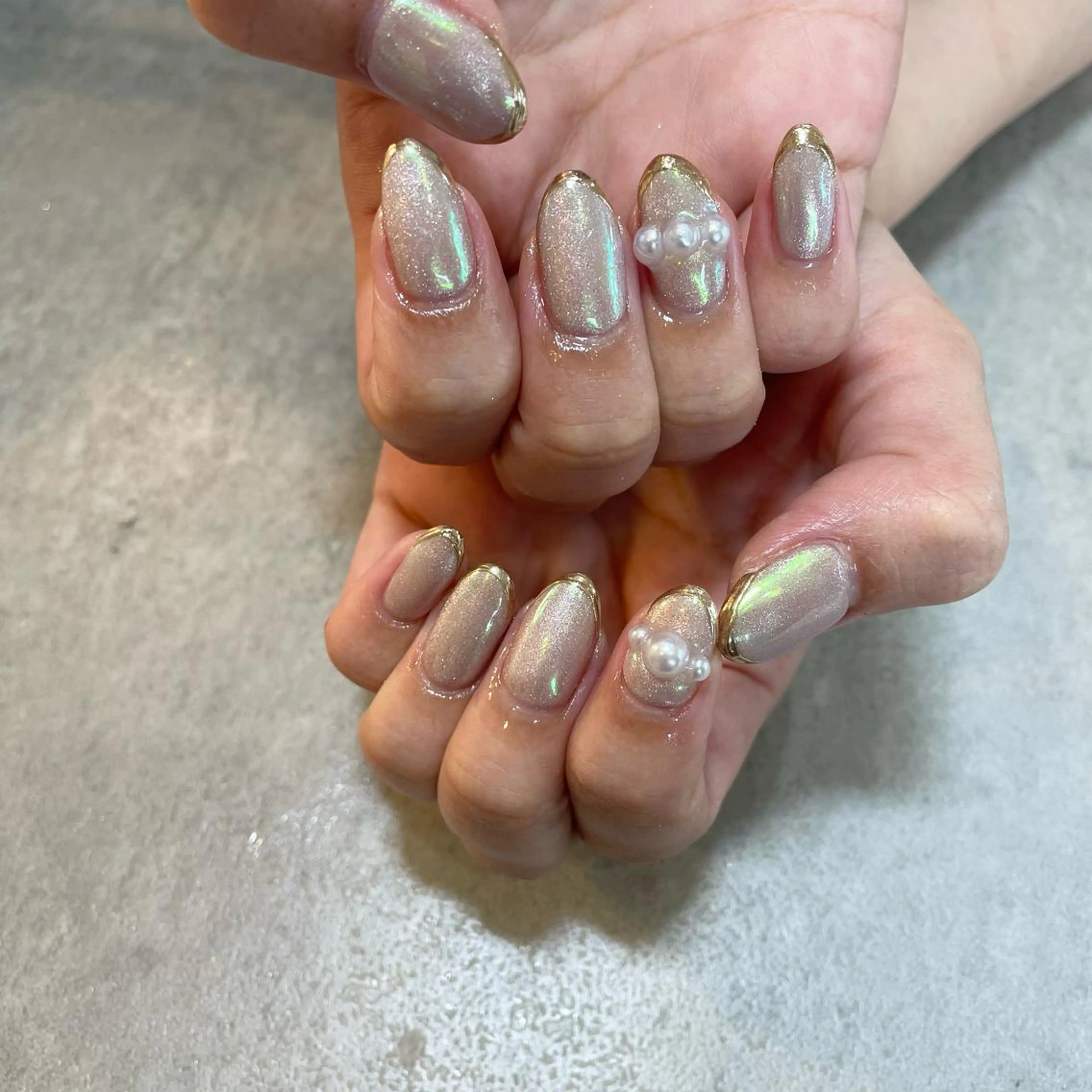 ネイル オーロラネイル ミラーネイル Nail Salon Gummi.のネイルデザイン